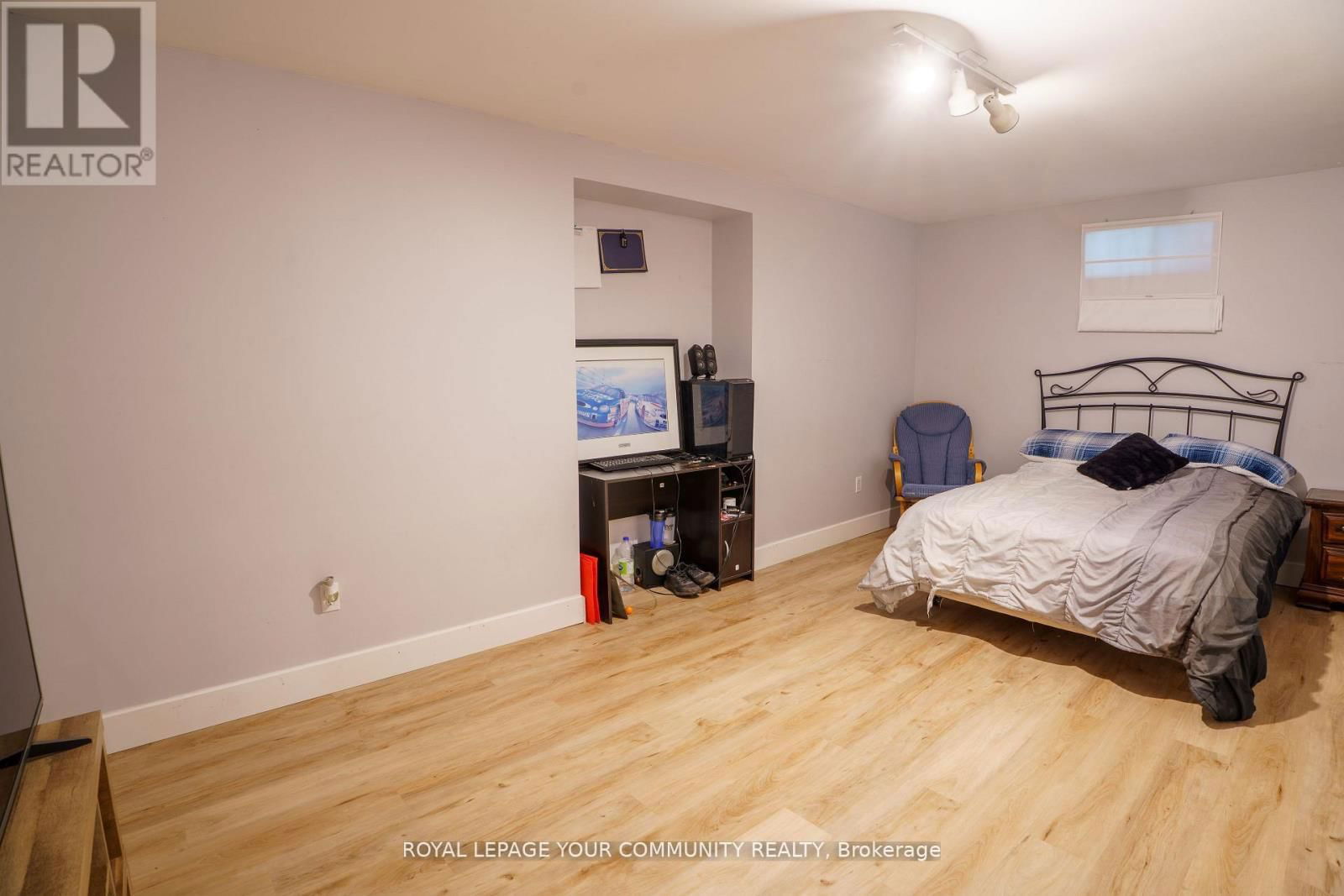 6 OAKMEADOW BOULEVARD Image 21