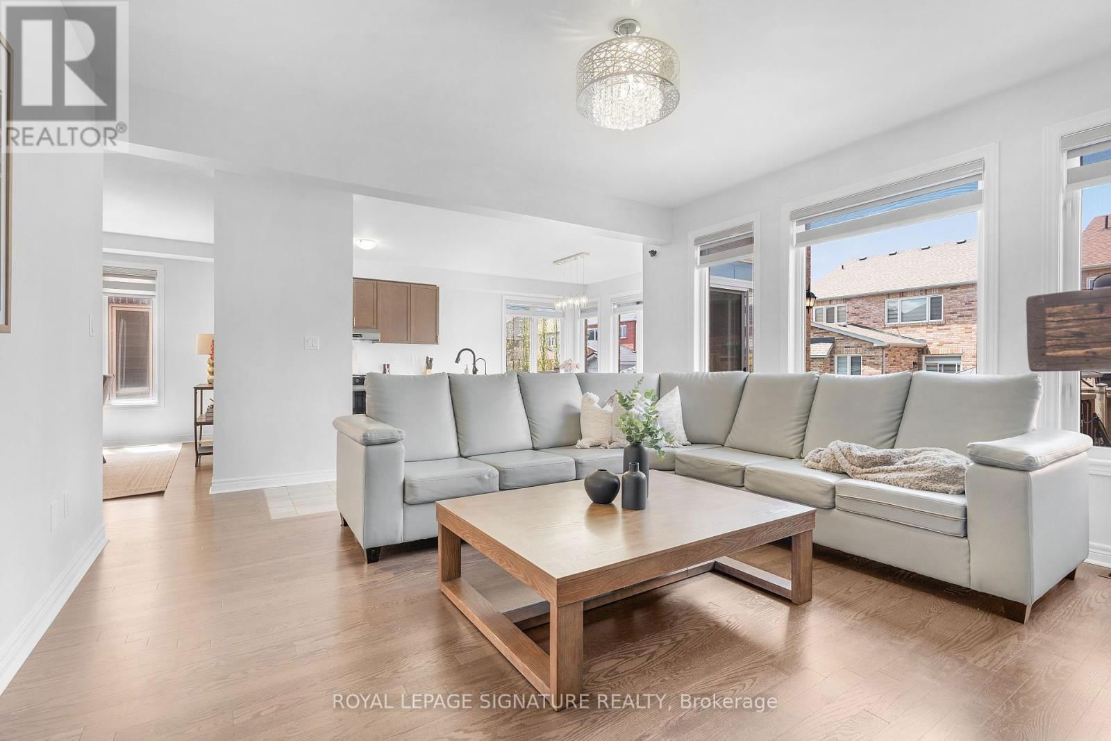 135 MCDONNELL CRESCENT Image 12