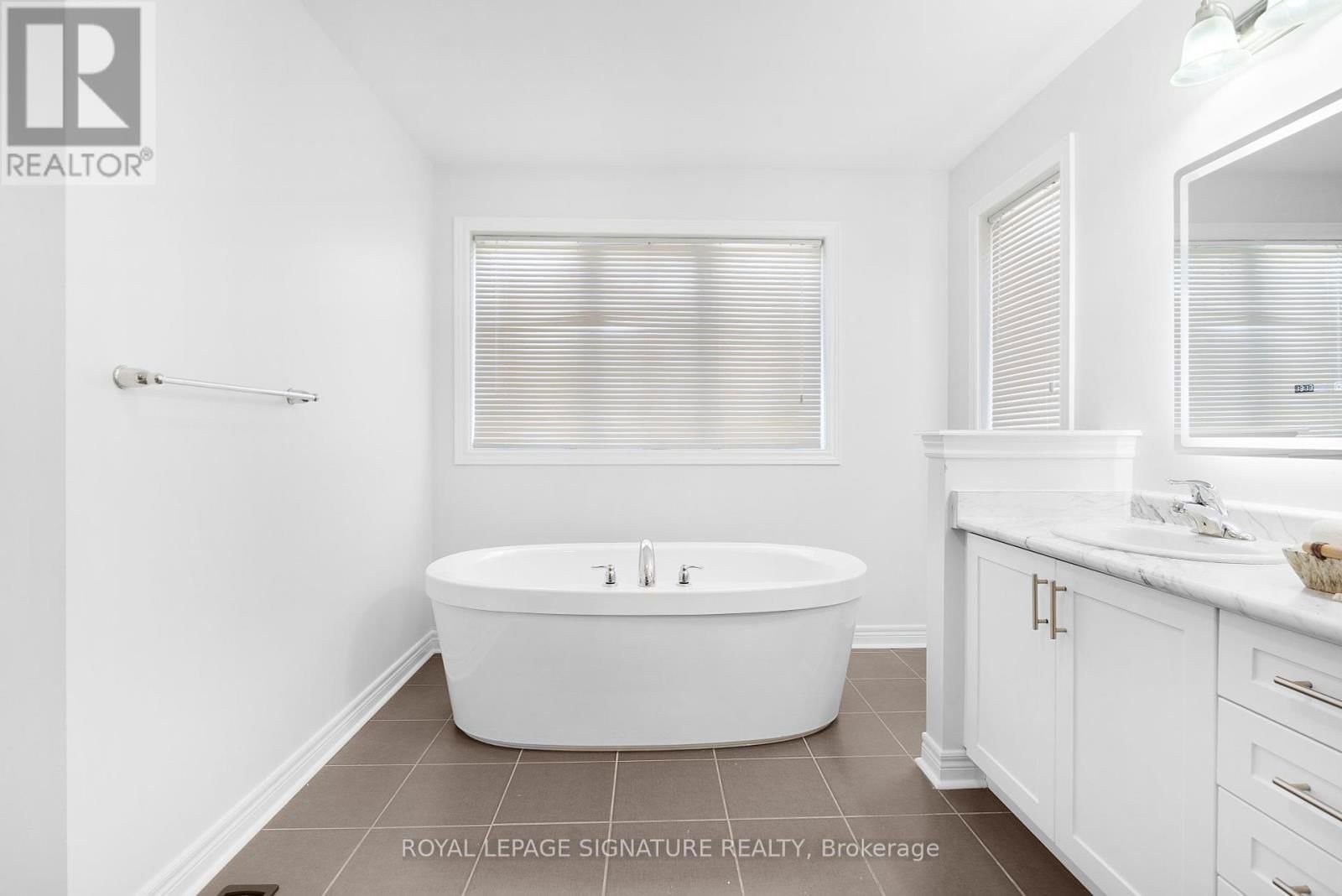 135 MCDONNELL CRESCENT Image 15