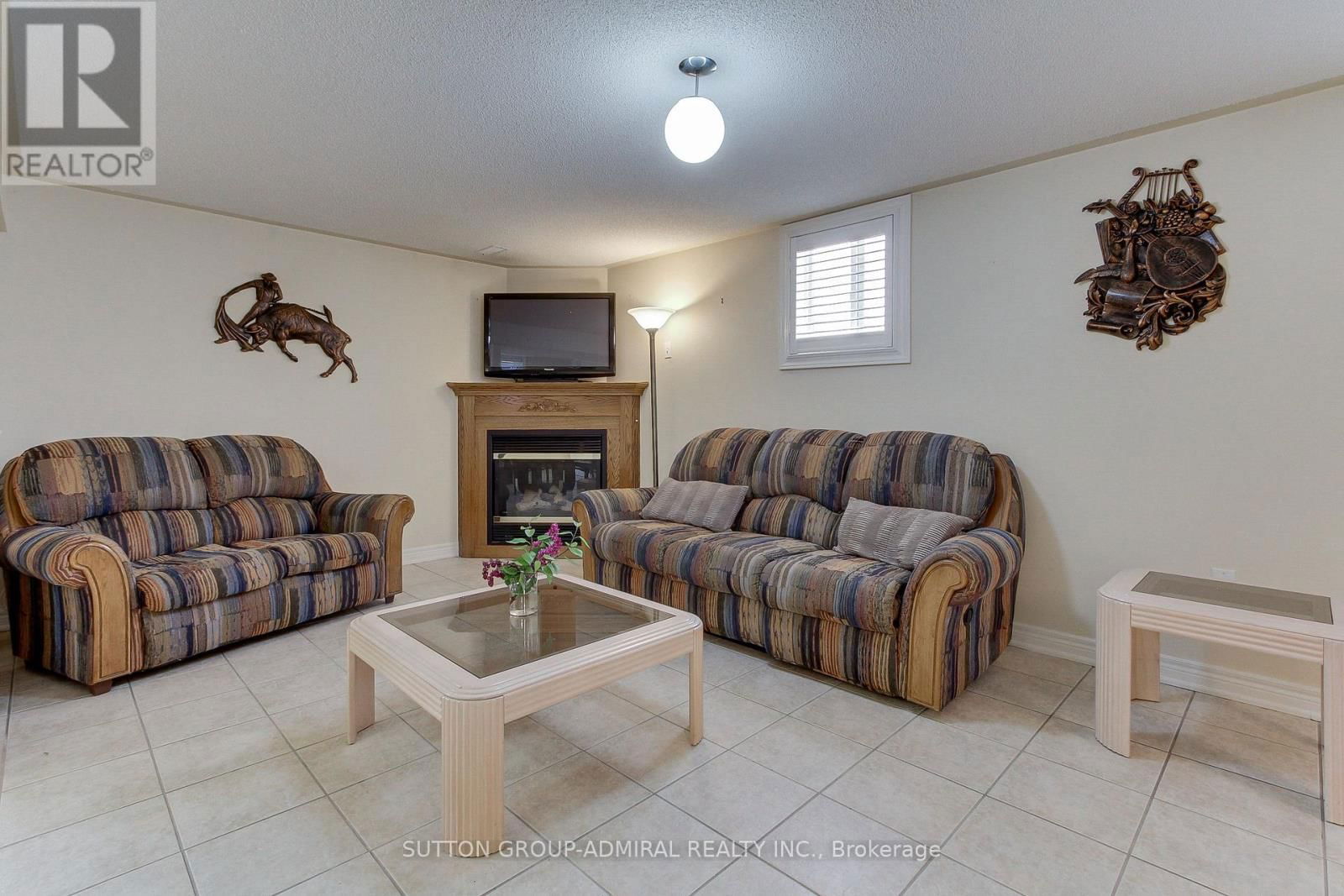 90 GUERY CRESCENT Image 26