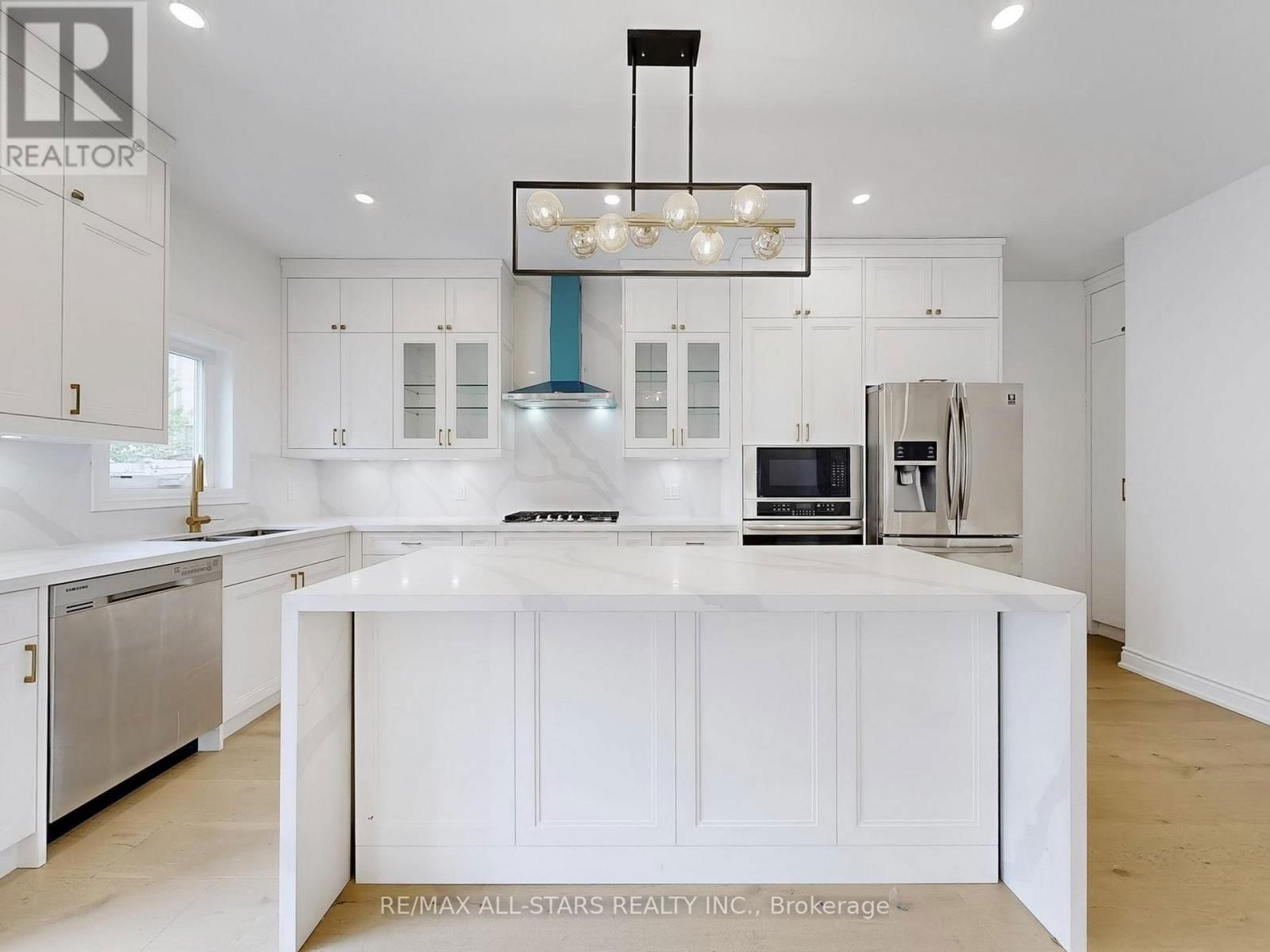 374 GILPIN DRIVE Image 11
