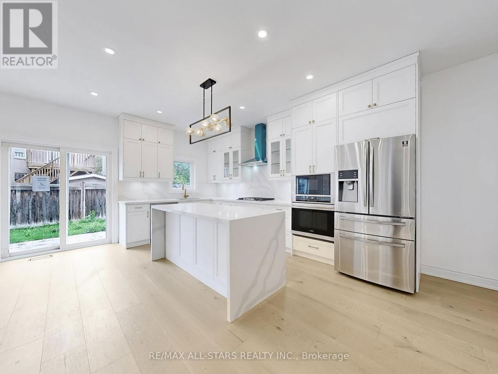 374 GILPIN DRIVE Image 12