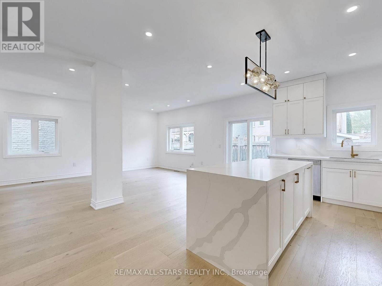 374 GILPIN DRIVE Image 13