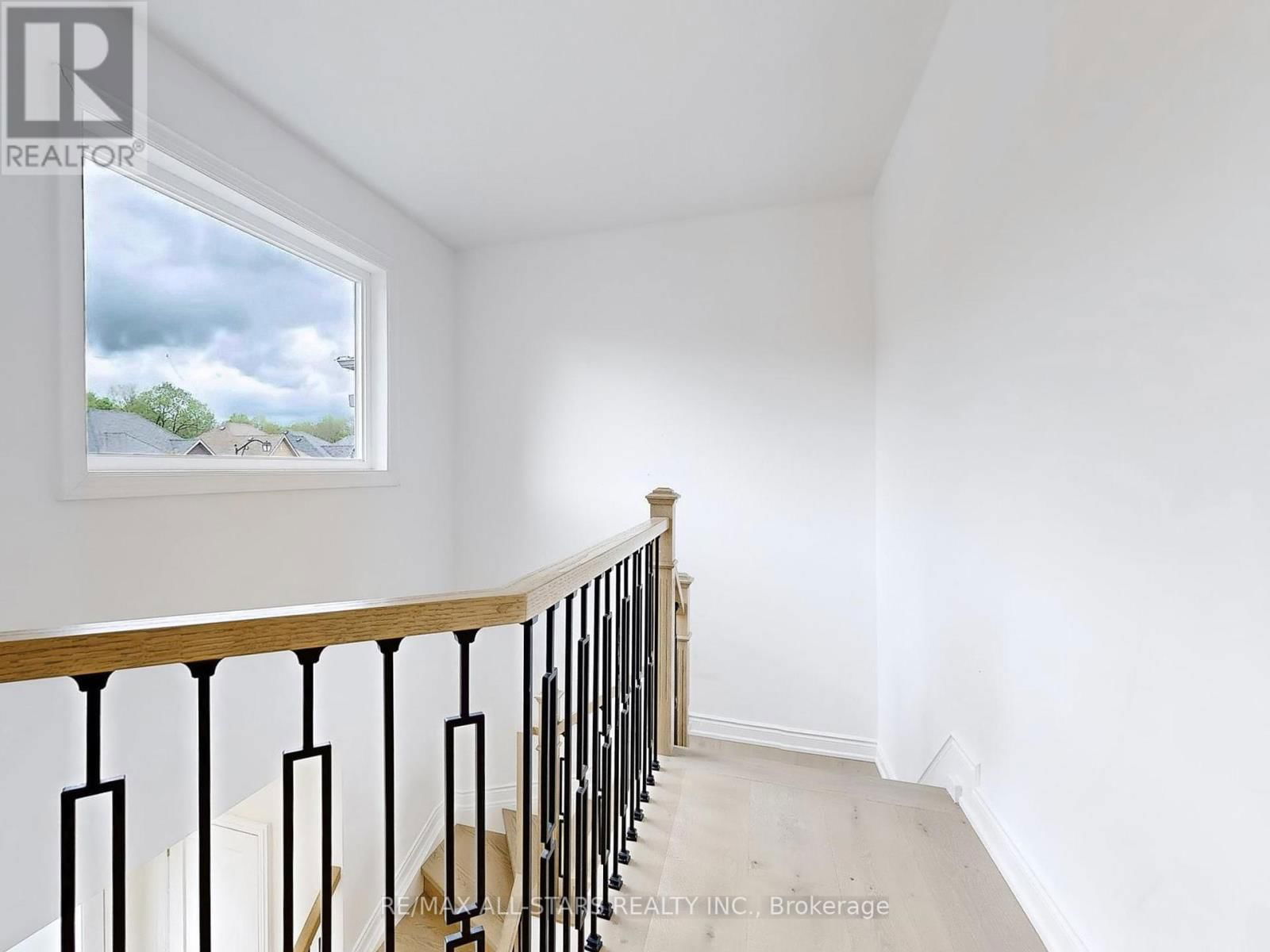 374 GILPIN DRIVE Image 16