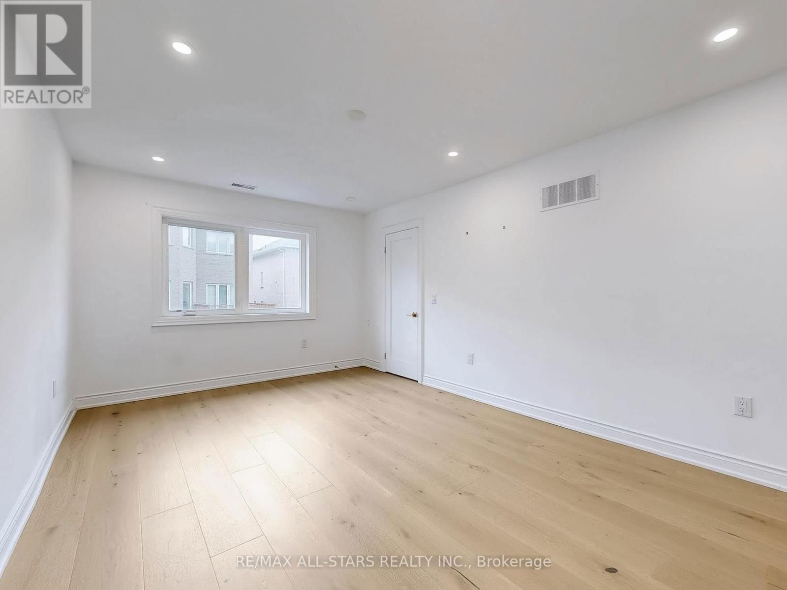 374 GILPIN DRIVE Image 20