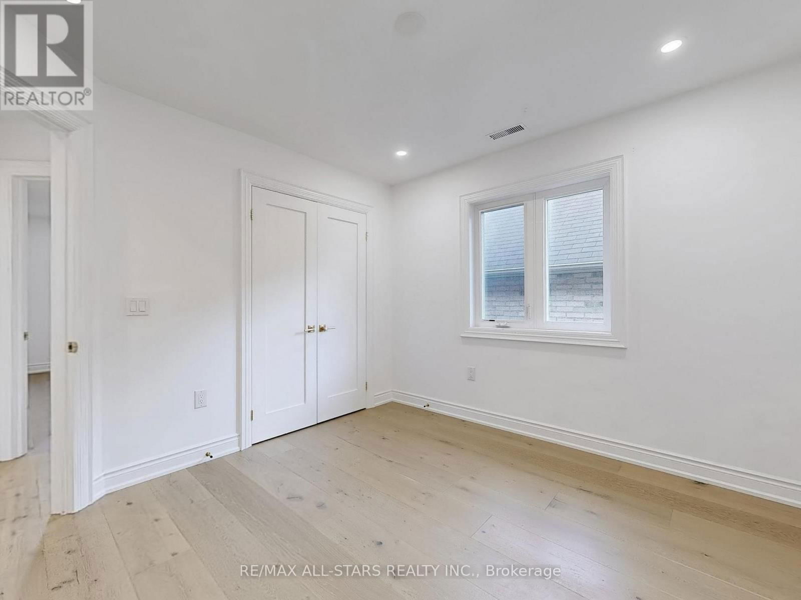 374 GILPIN DRIVE Image 30