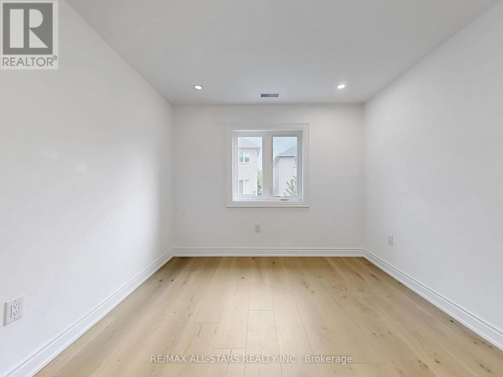 374 GILPIN DRIVE Image 31