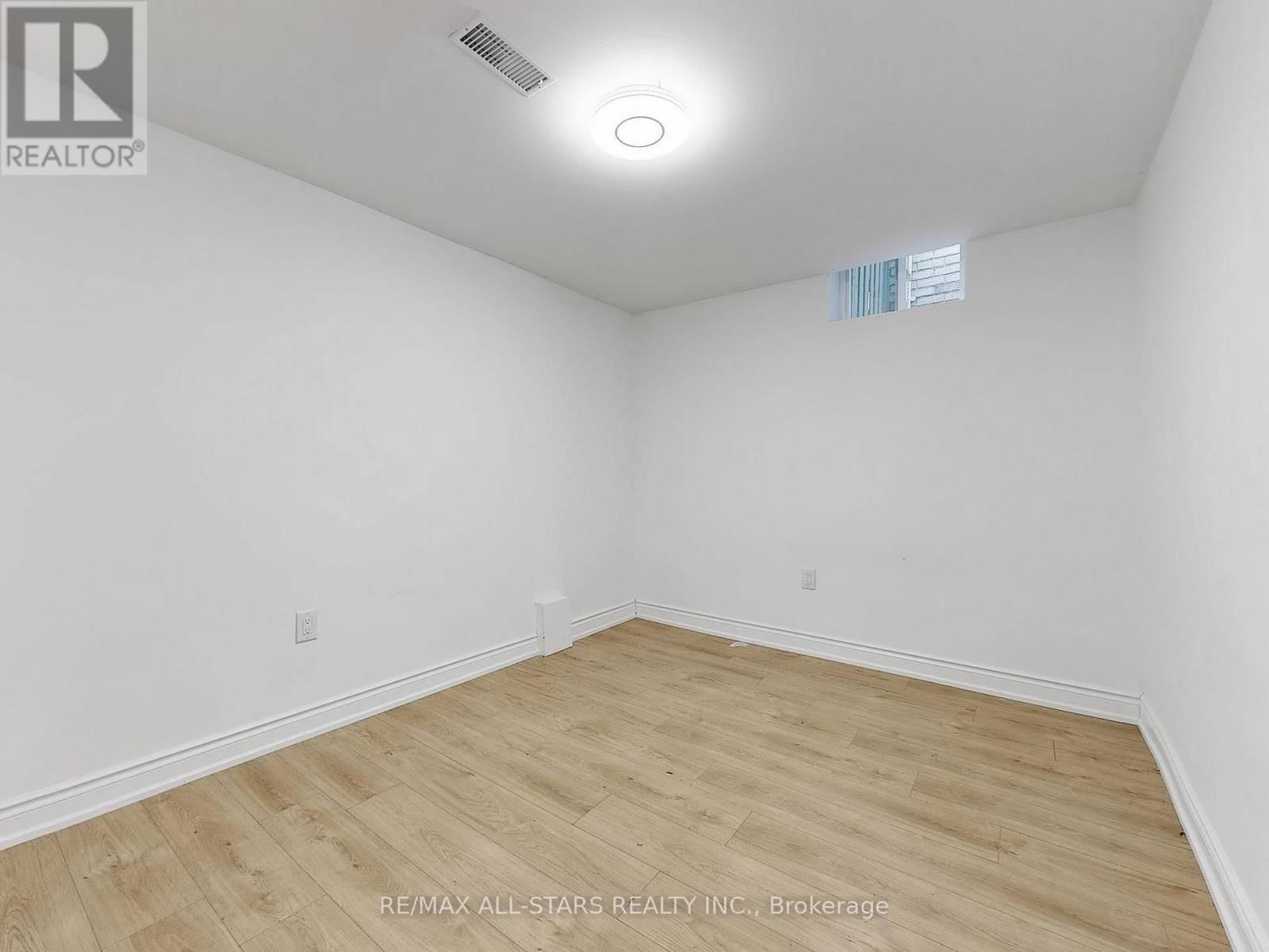 374 GILPIN DRIVE Image 43