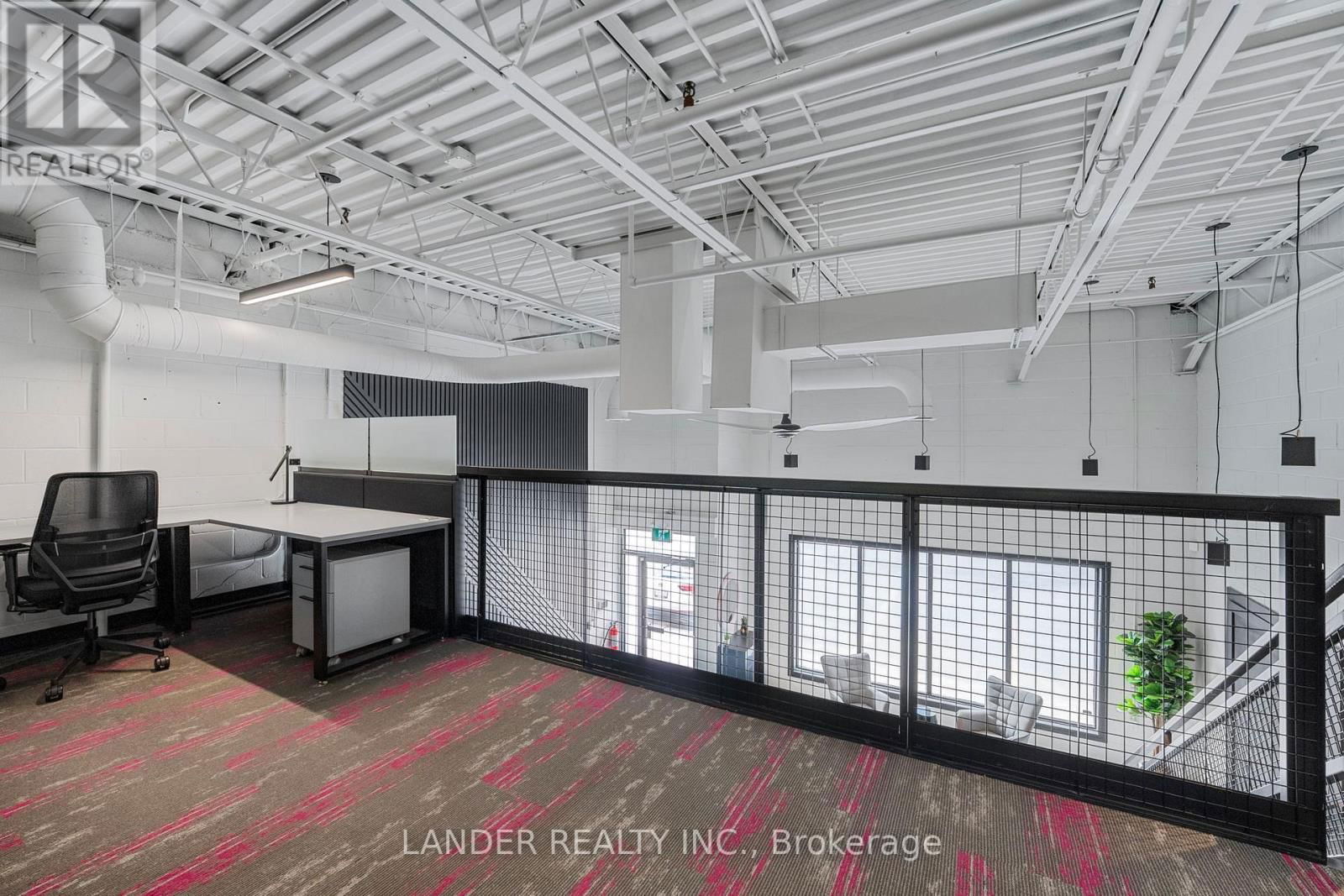 4 - 110 PONY DRIVE Image 32