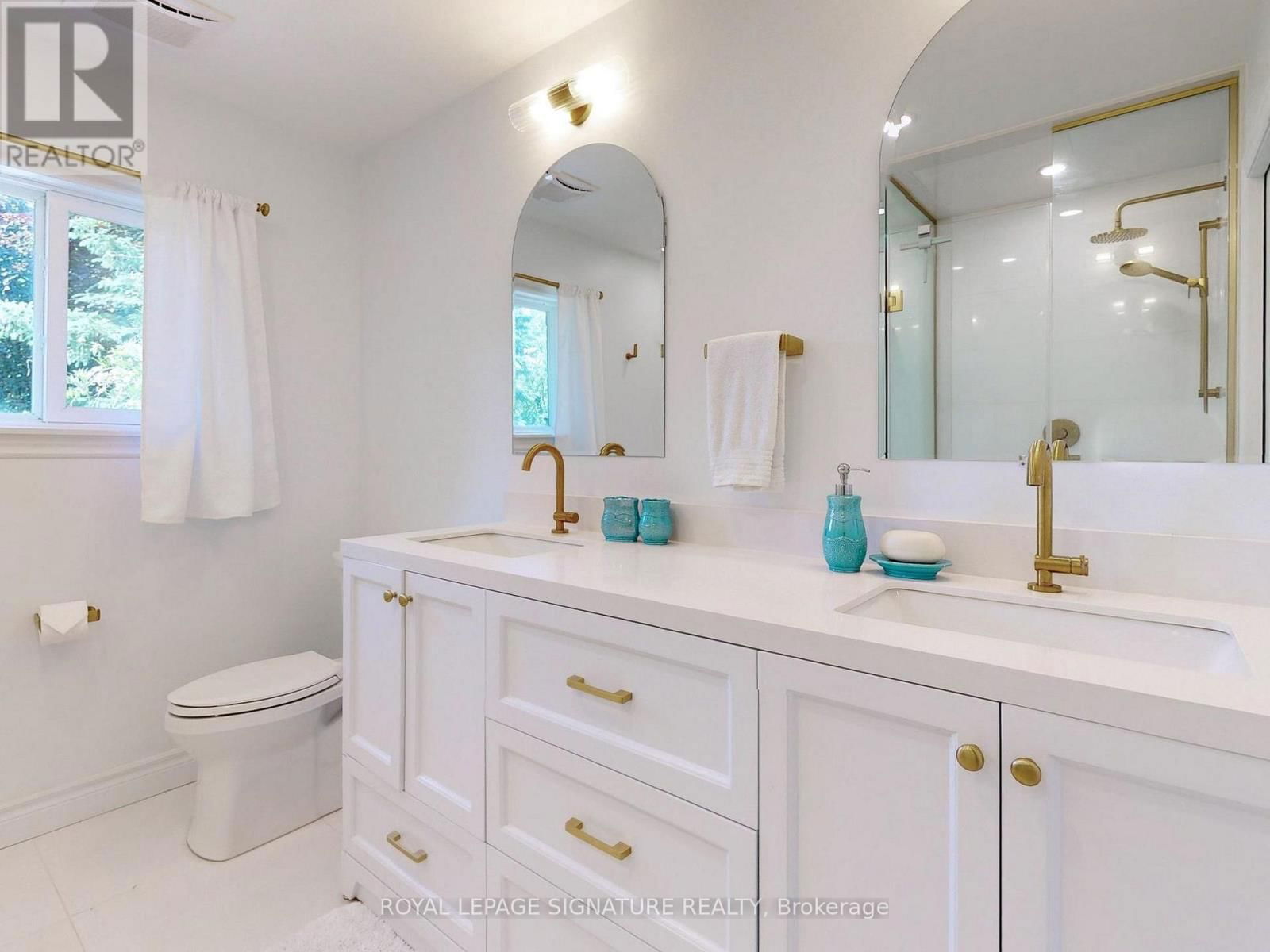 81 GARDEN AVENUE Image 23
