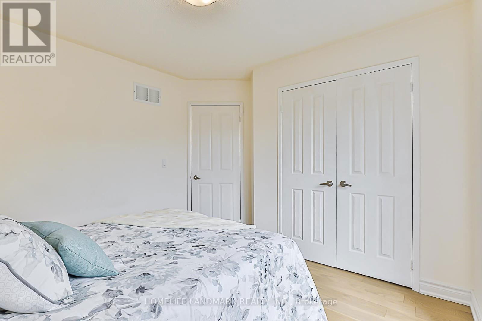 112 ORCHARD HILL BOULEVARD Image 32