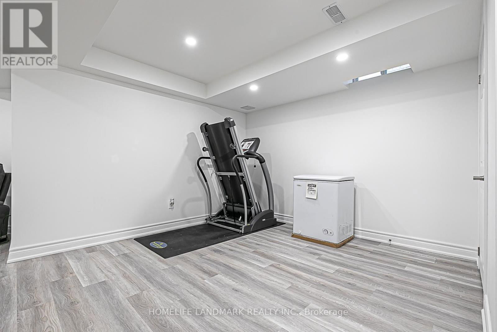 112 ORCHARD HILL BOULEVARD Image 38