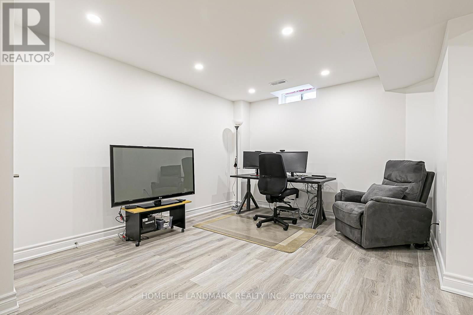 112 ORCHARD HILL BOULEVARD Image 40