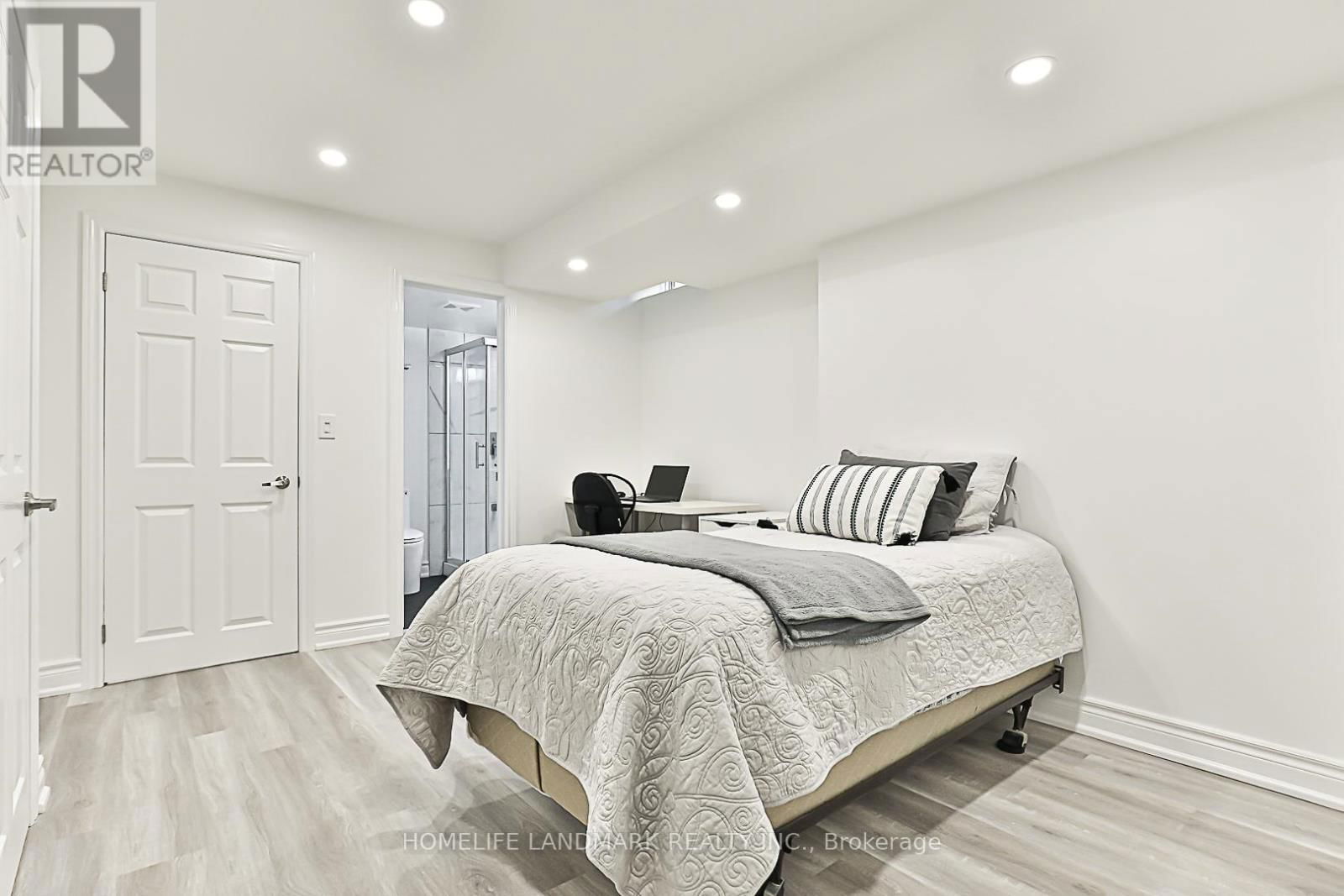 112 ORCHARD HILL BOULEVARD Image 42