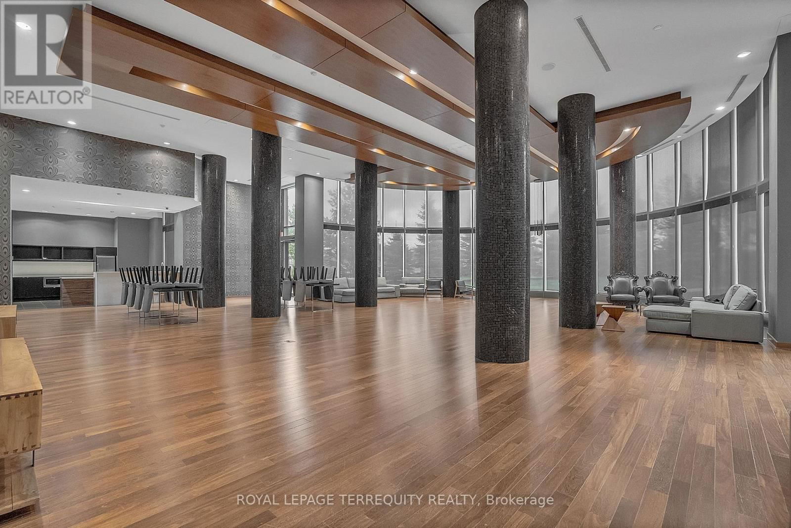 210 - 273 SOUTH PARK ROAD Image 35