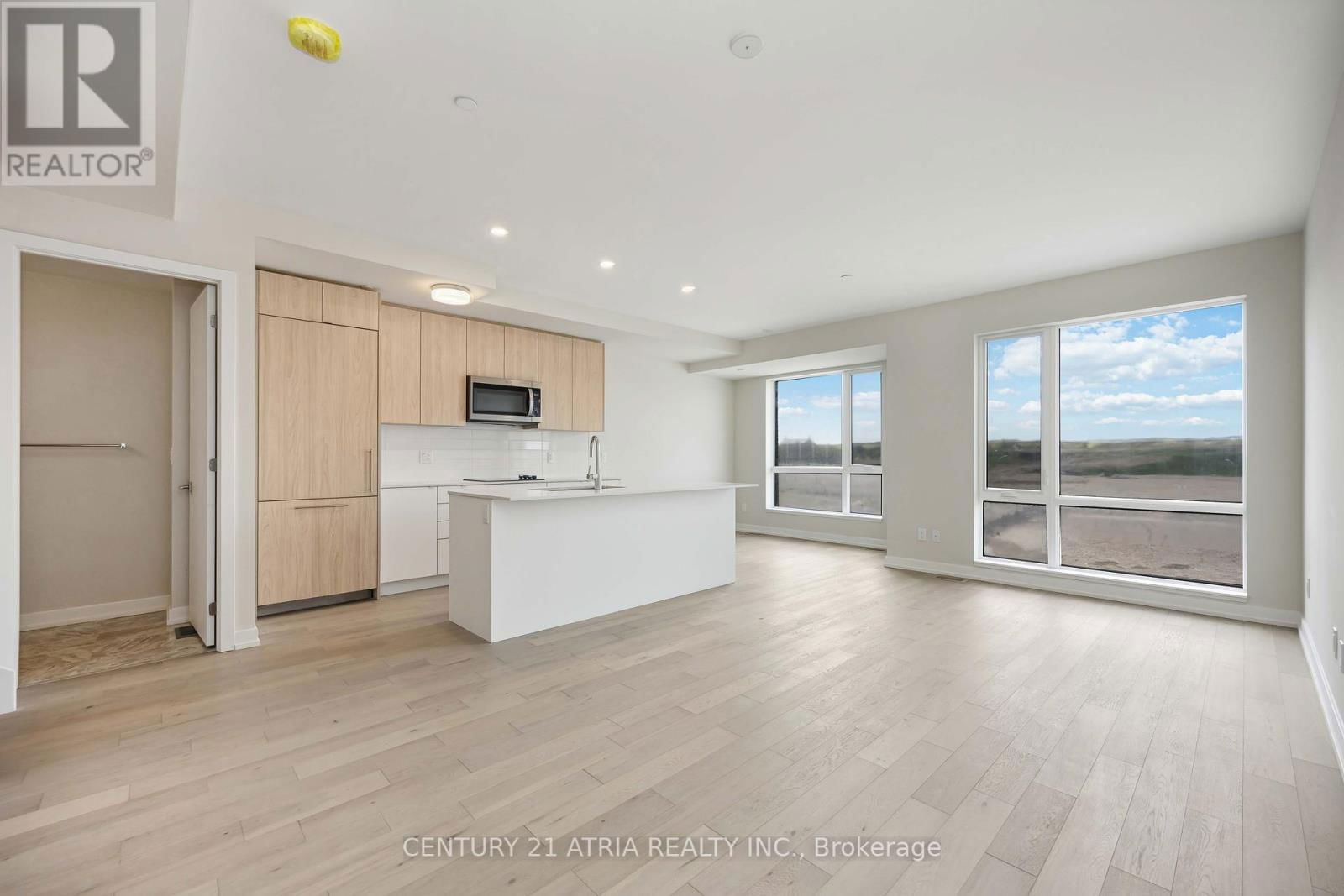 202 - 65 SAIGON DRIVE Image 2