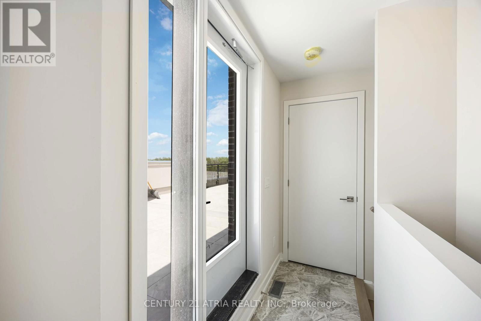 202 - 65 SAIGON DRIVE Image 23