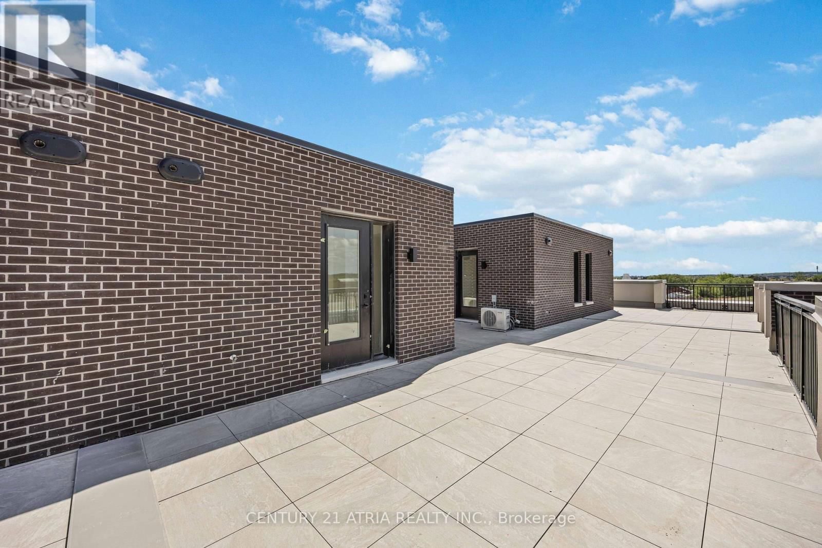 202 - 65 SAIGON DRIVE Image 24