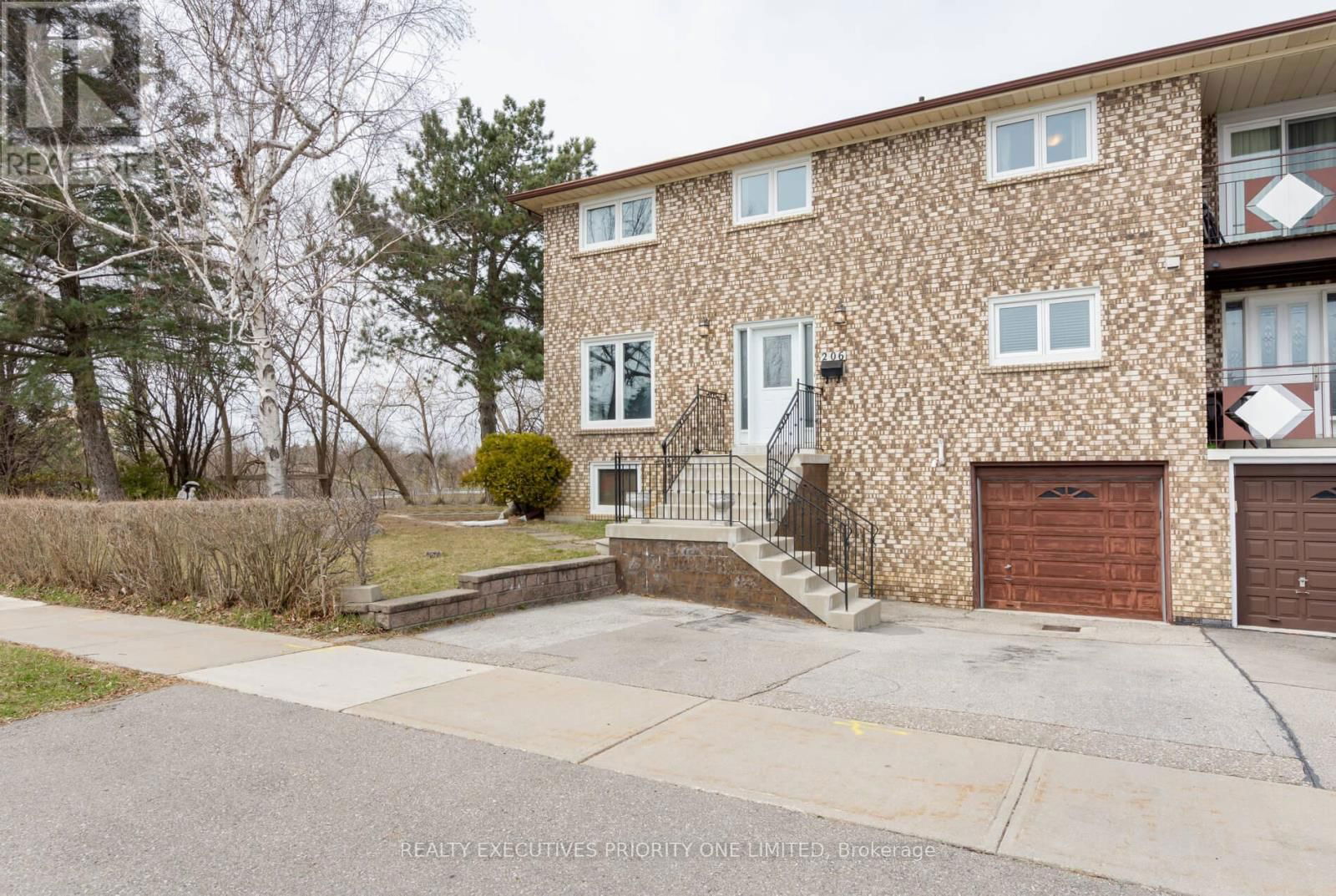 206 ANDREW PARK Image 1