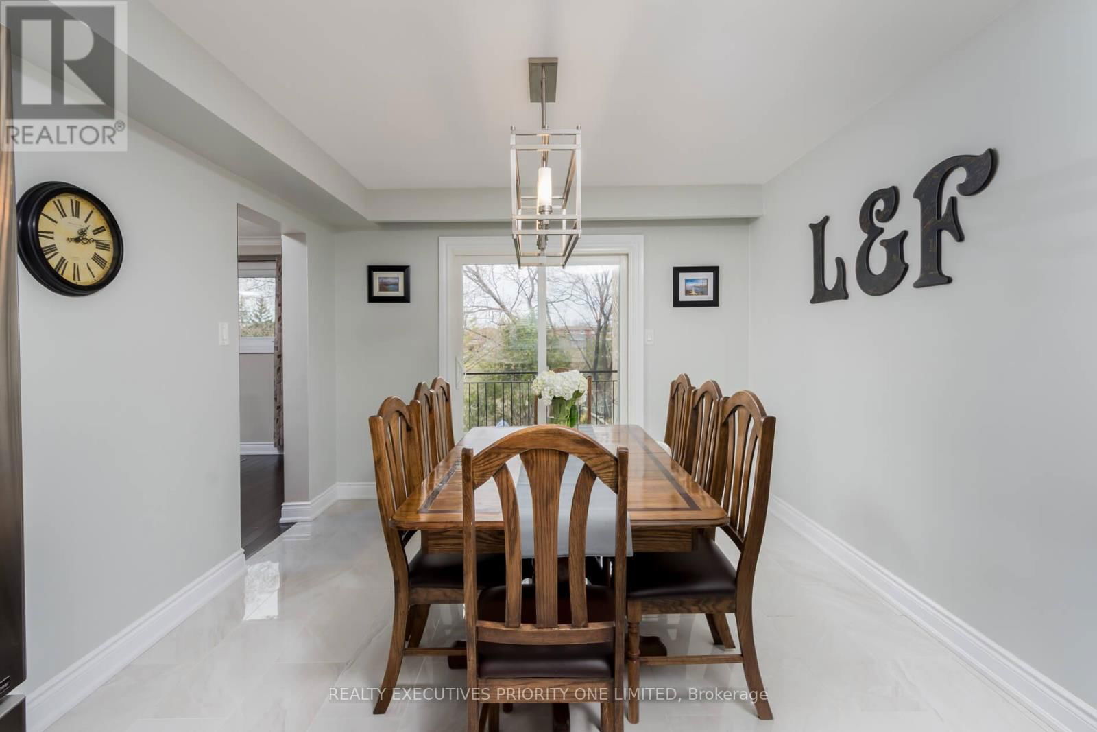 206 ANDREW PARK Image 11