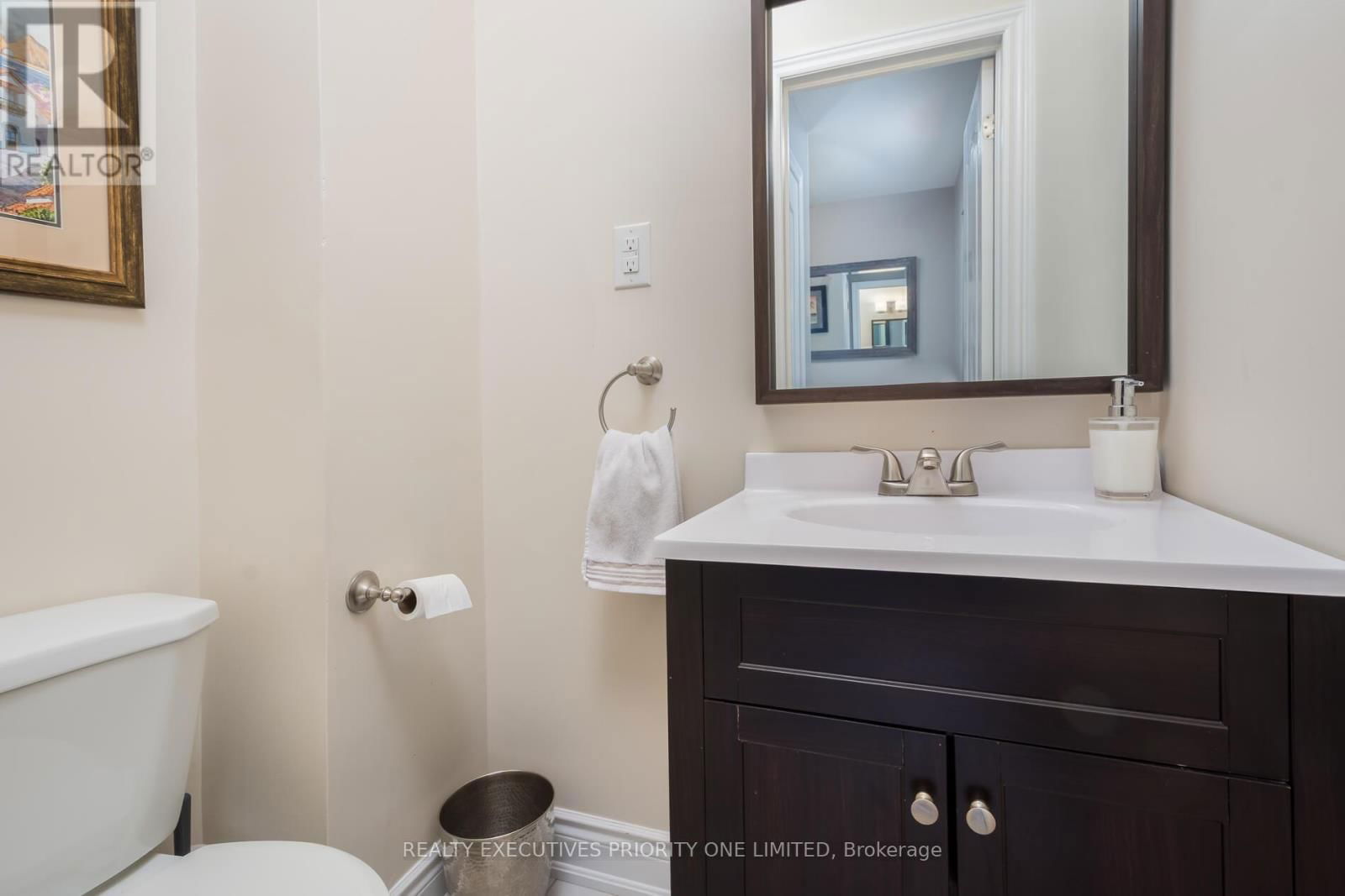 206 ANDREW PARK Image 17