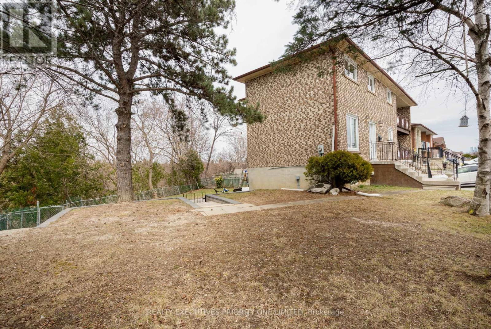 206 ANDREW PARK Image 28