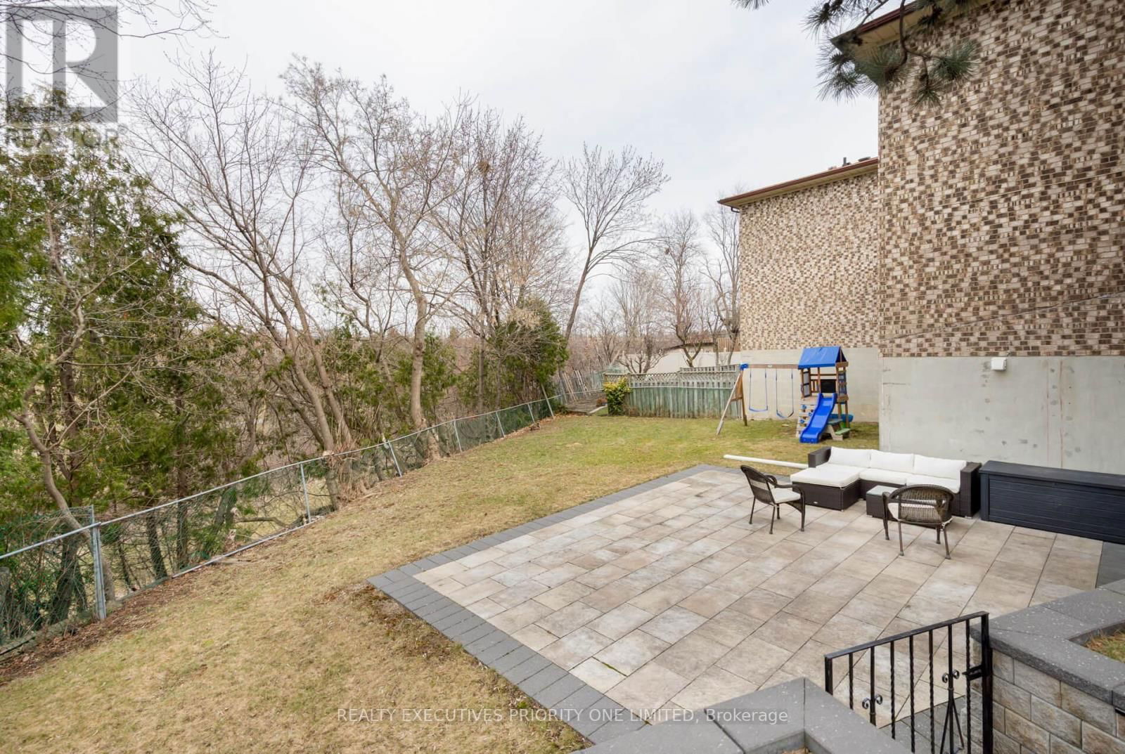 206 ANDREW PARK Image 29