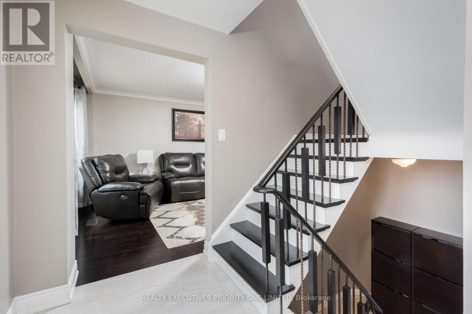 206 ANDREW PARK Image 6