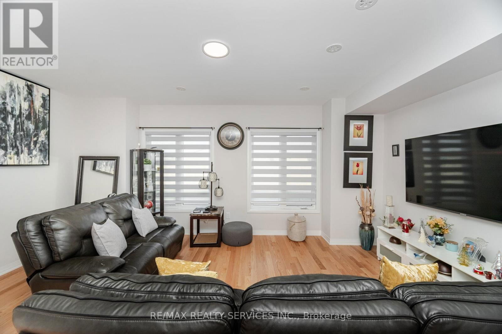 12 - 220 DISSETTE STREET Image 12