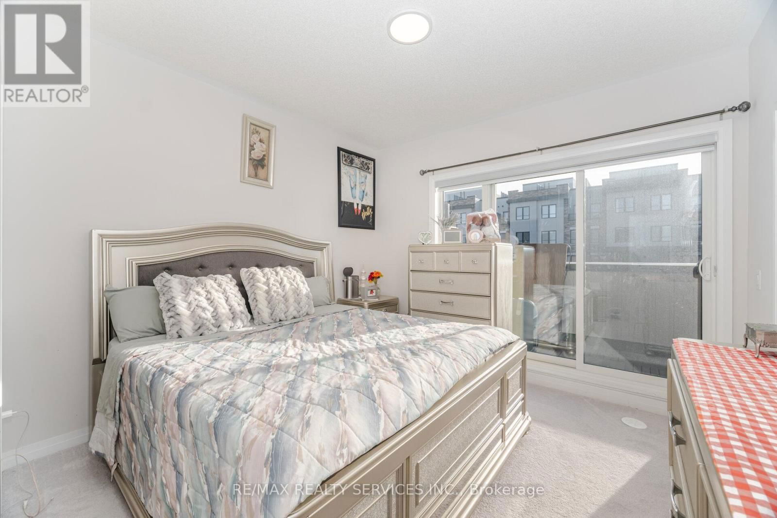 12 - 220 DISSETTE STREET Image 18