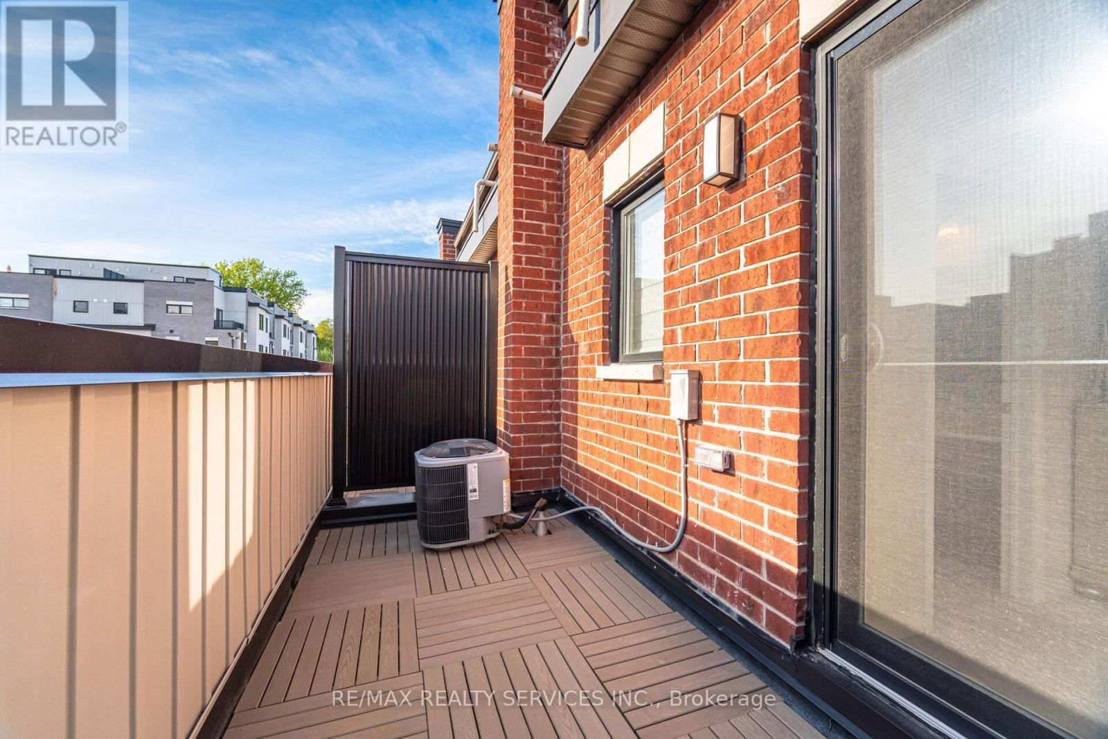 12 - 220 DISSETTE STREET Image 23
