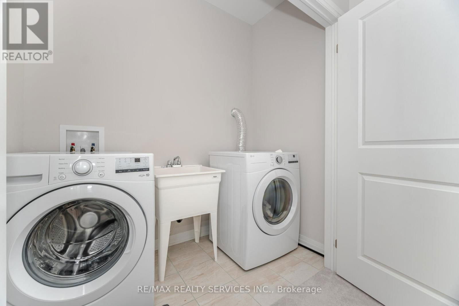 12 - 220 DISSETTE STREET Image 29