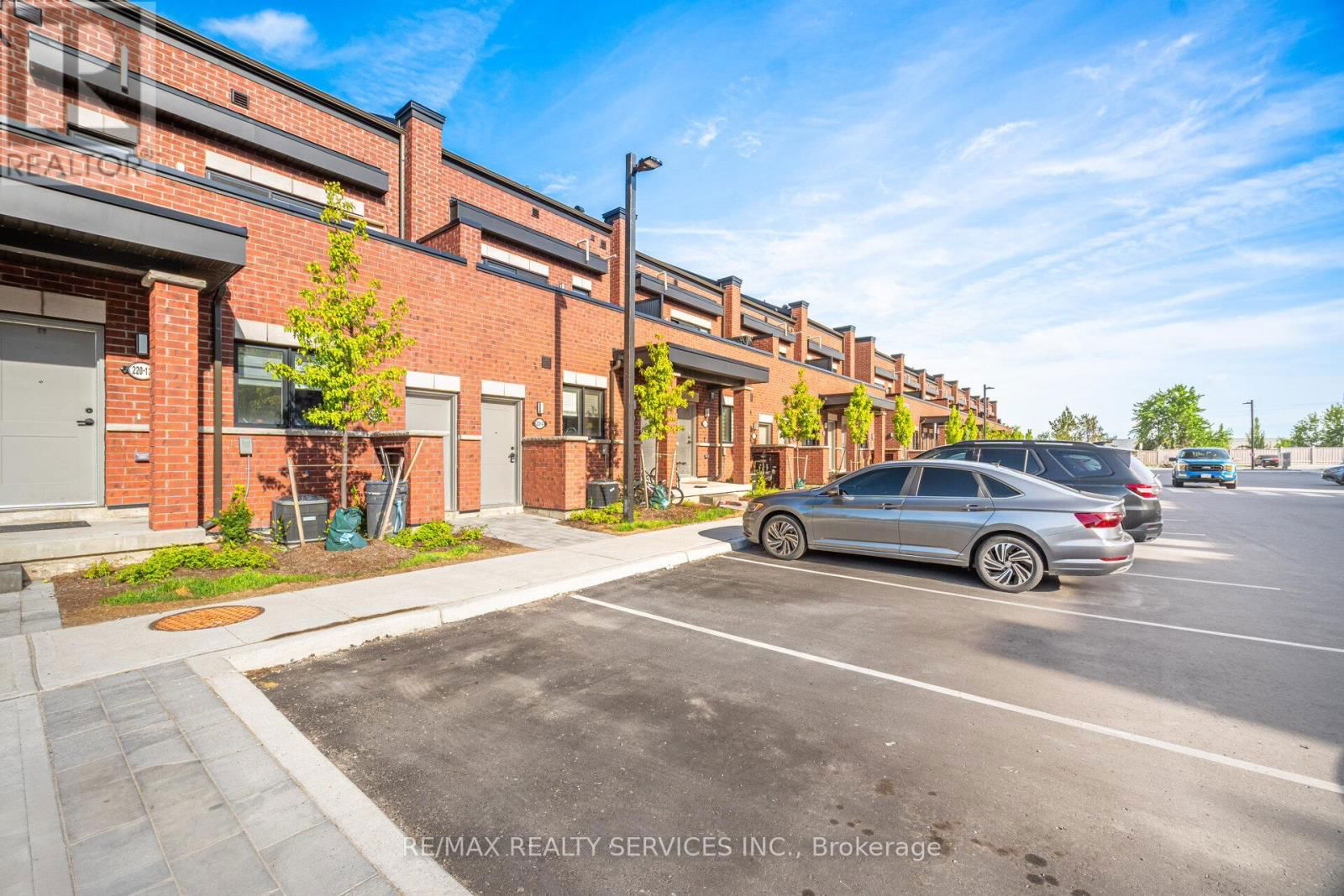 12 - 220 DISSETTE STREET Image 30