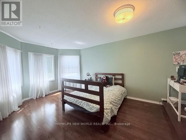 4 CLAXTON ROAD Image 12