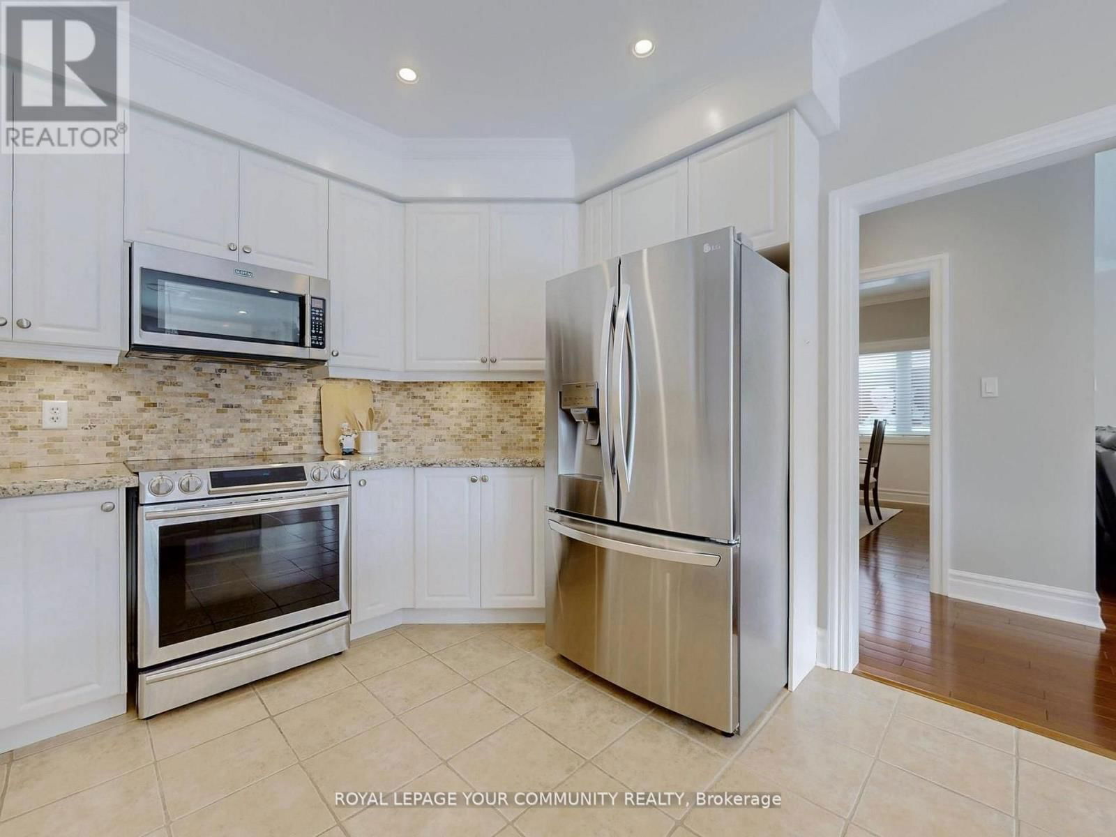 8 WHITESTONE DRIVE Image 17