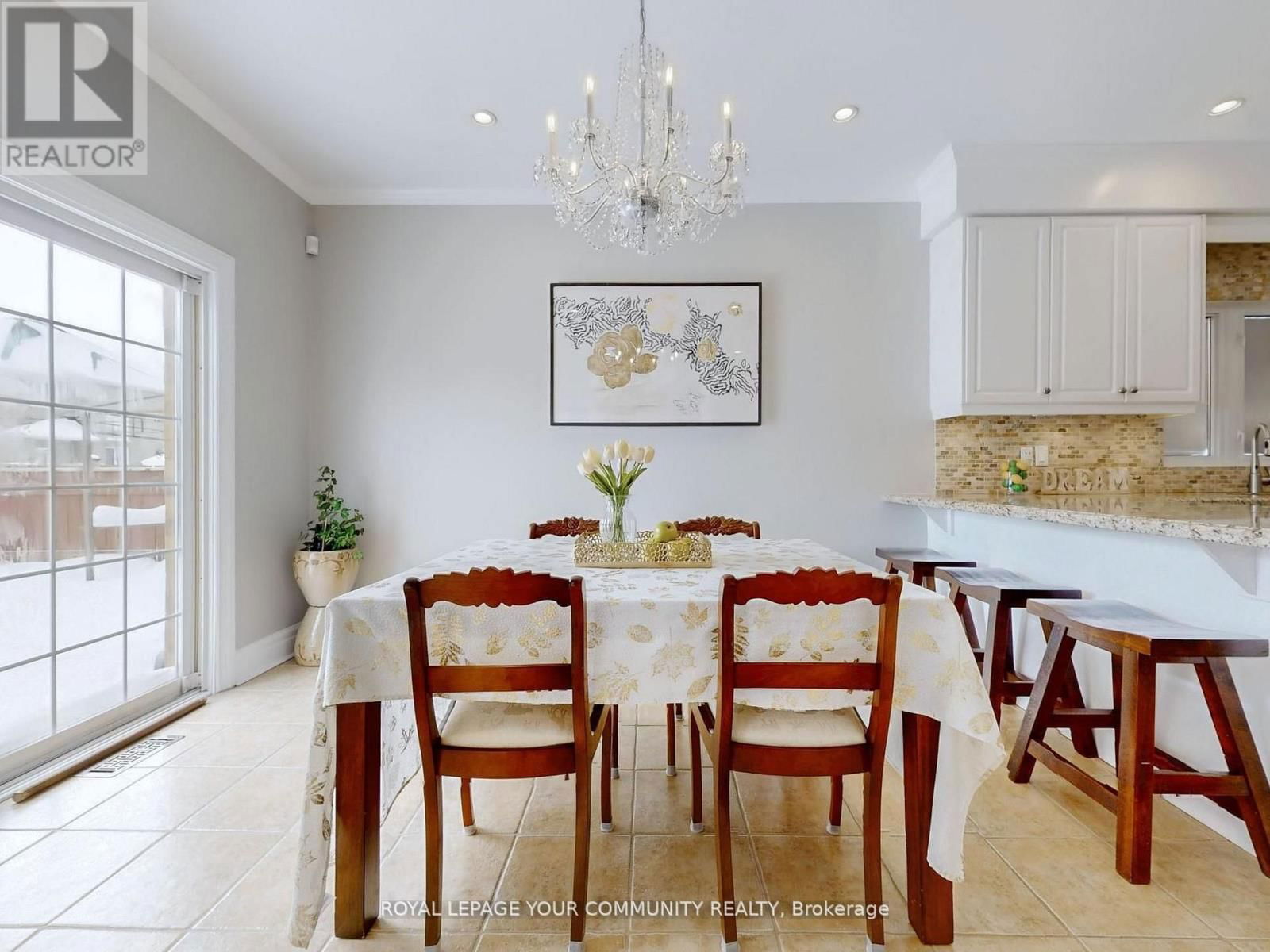 8 WHITESTONE DRIVE Image 18