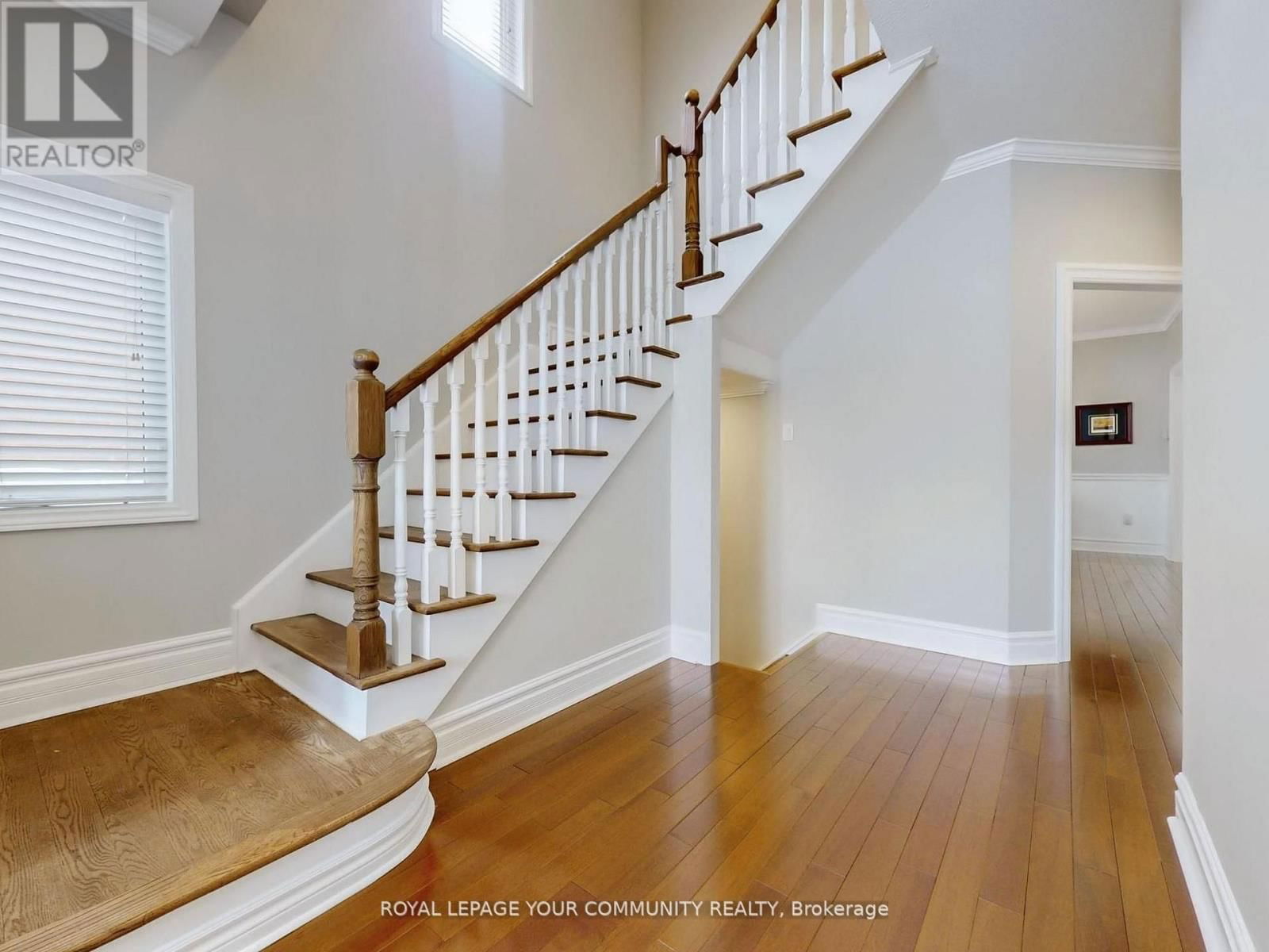 8 WHITESTONE DRIVE Image 22