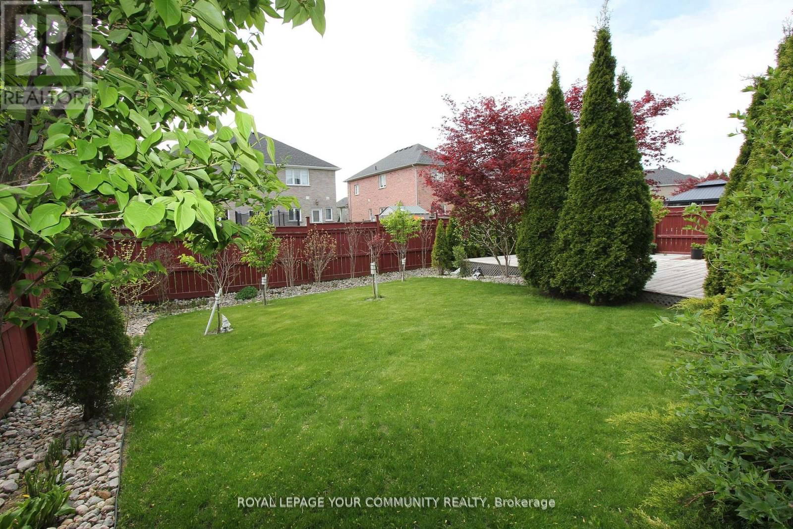 8 WHITESTONE DRIVE Image 44
