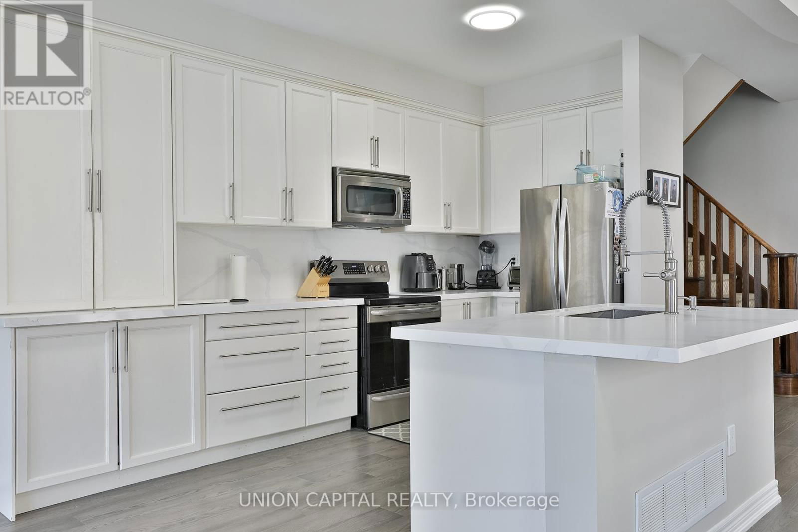136 MISTYWOOD CRESCENT Image 10