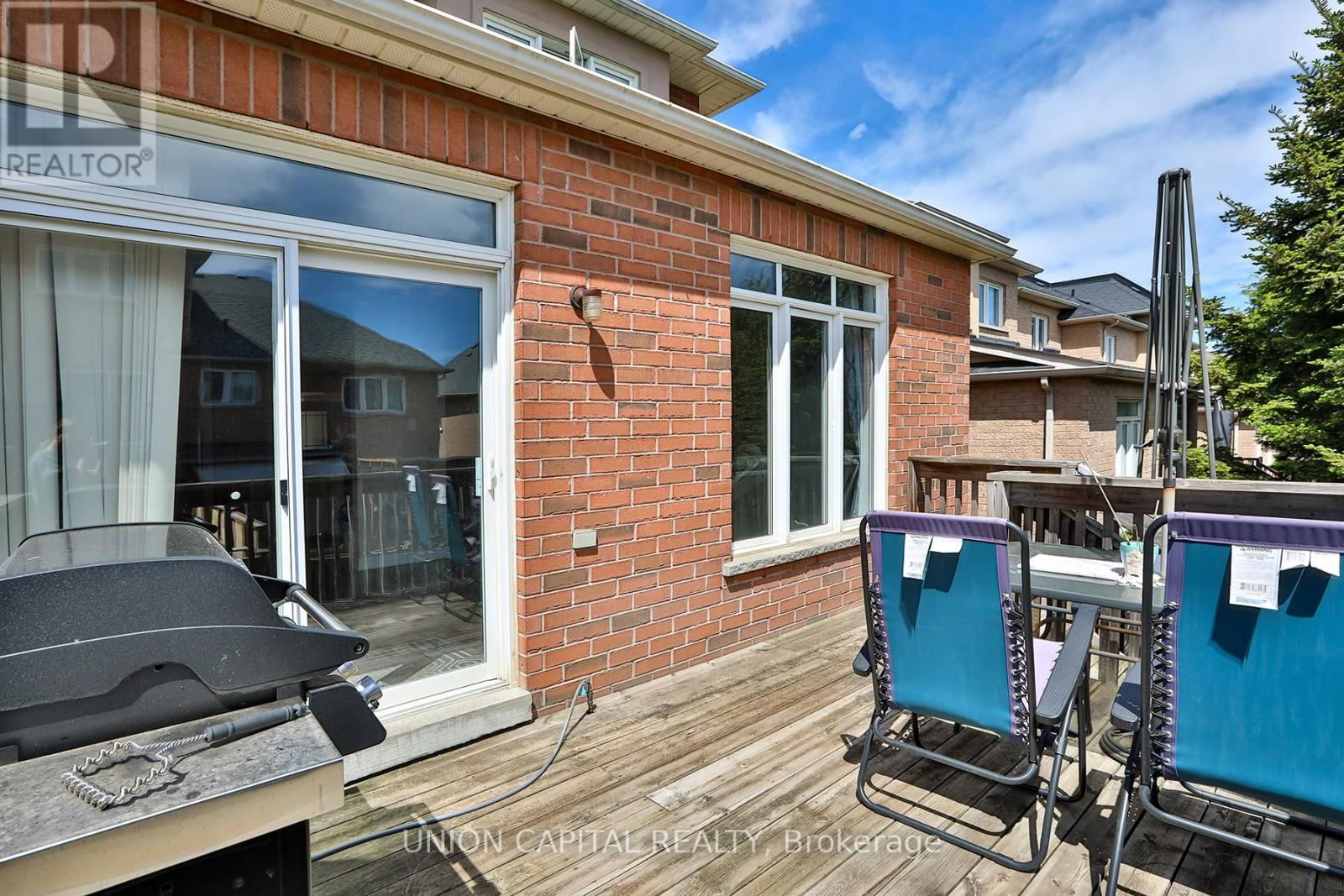 136 MISTYWOOD CRESCENT Image 32