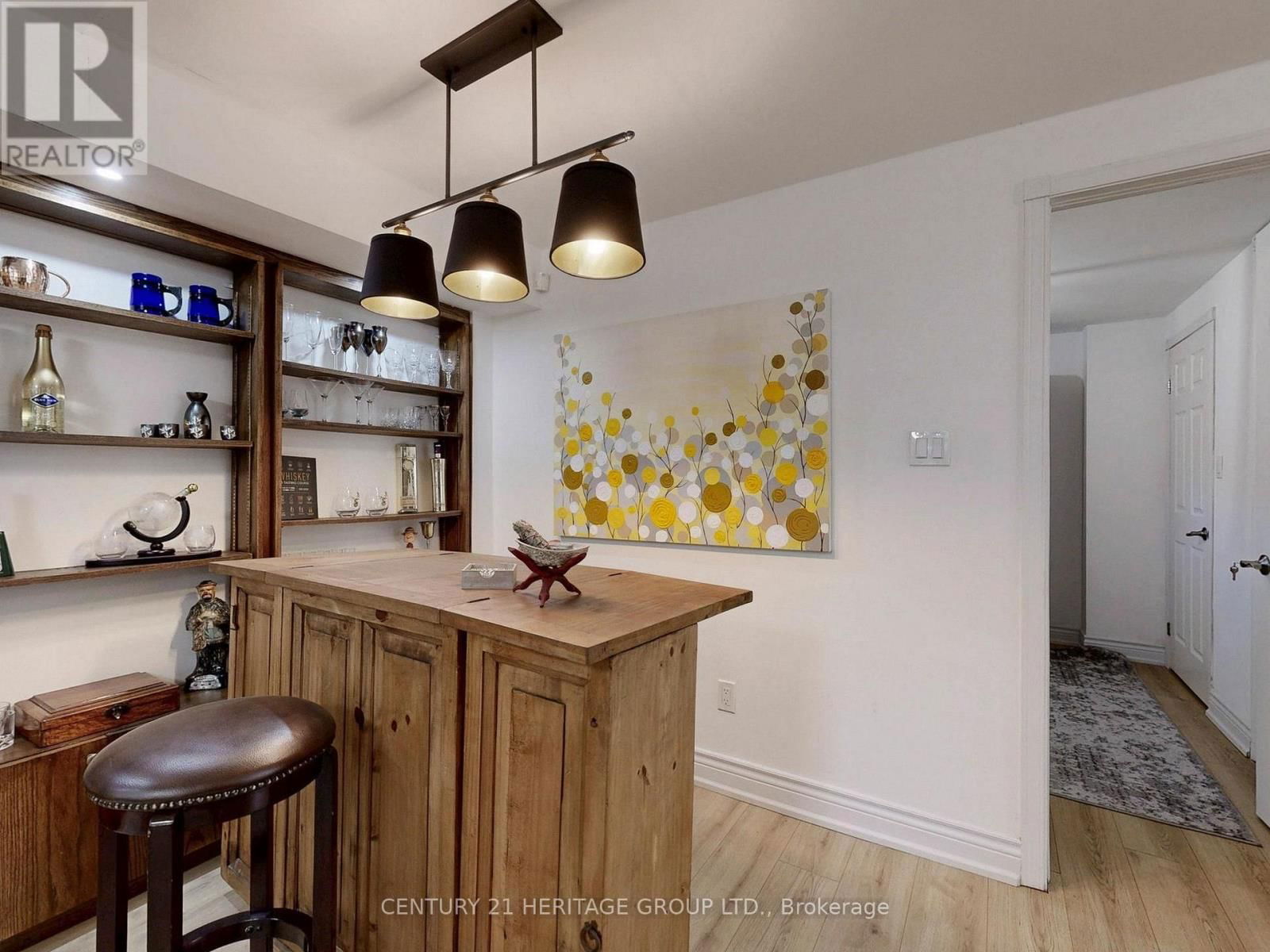 108 CONFEDERATION WAY Image 33