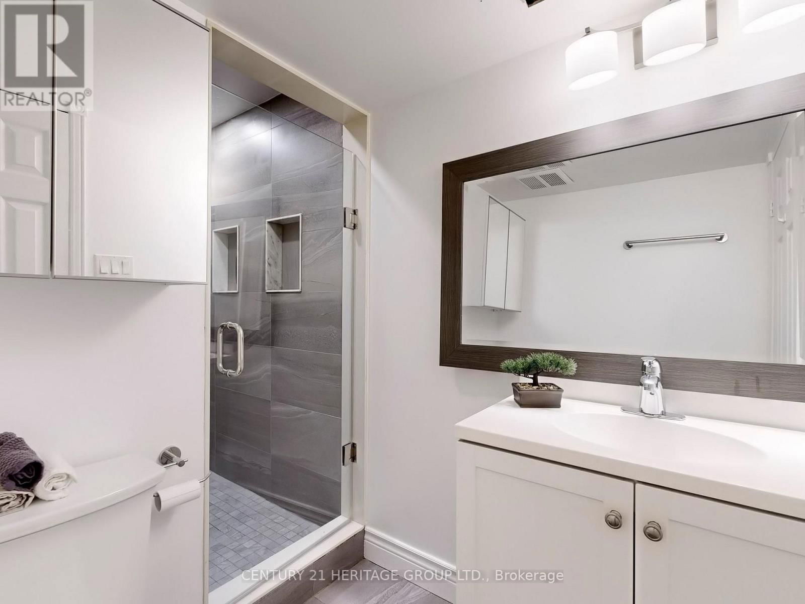 108 CONFEDERATION WAY Image 36