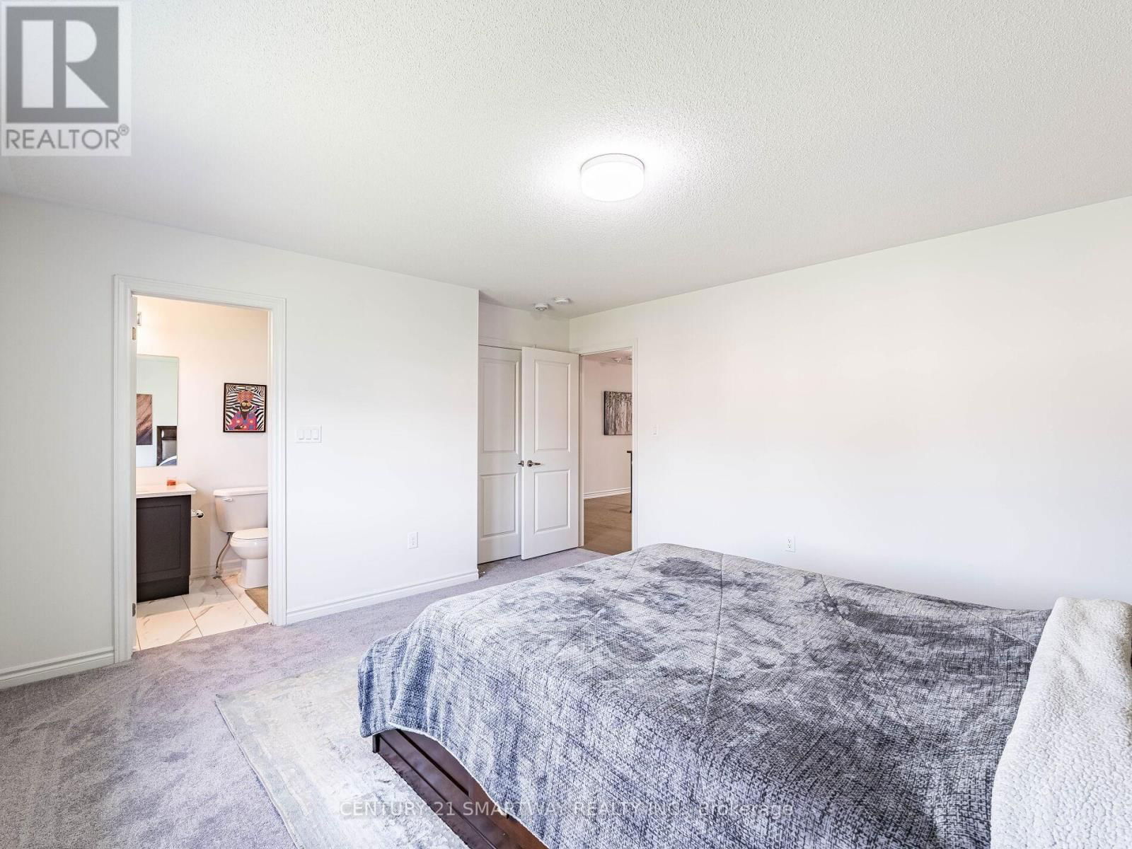 62 SANDHILL CRESCENT EAST Image 34