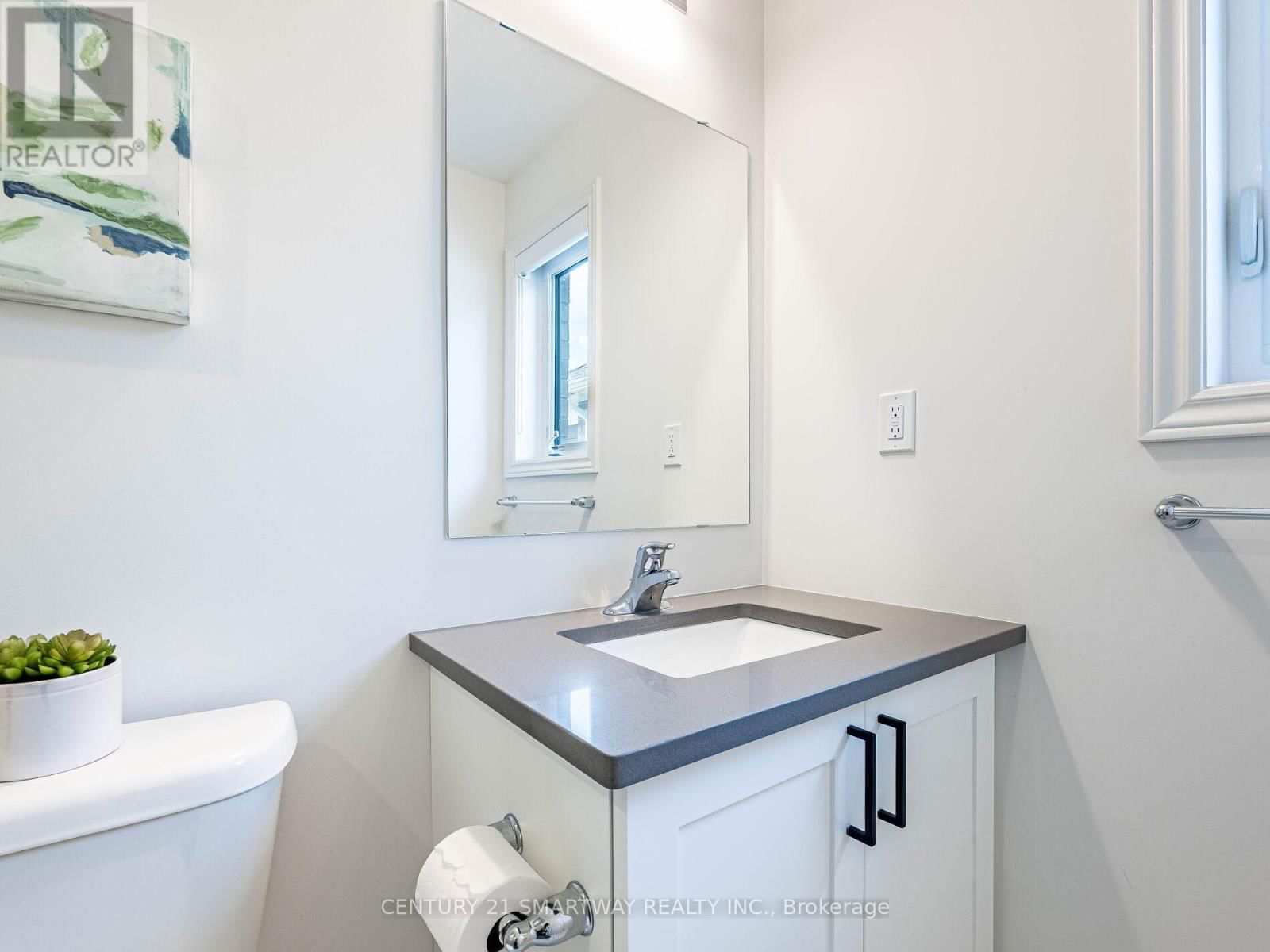 62 SANDHILL CRESCENT EAST Image 39