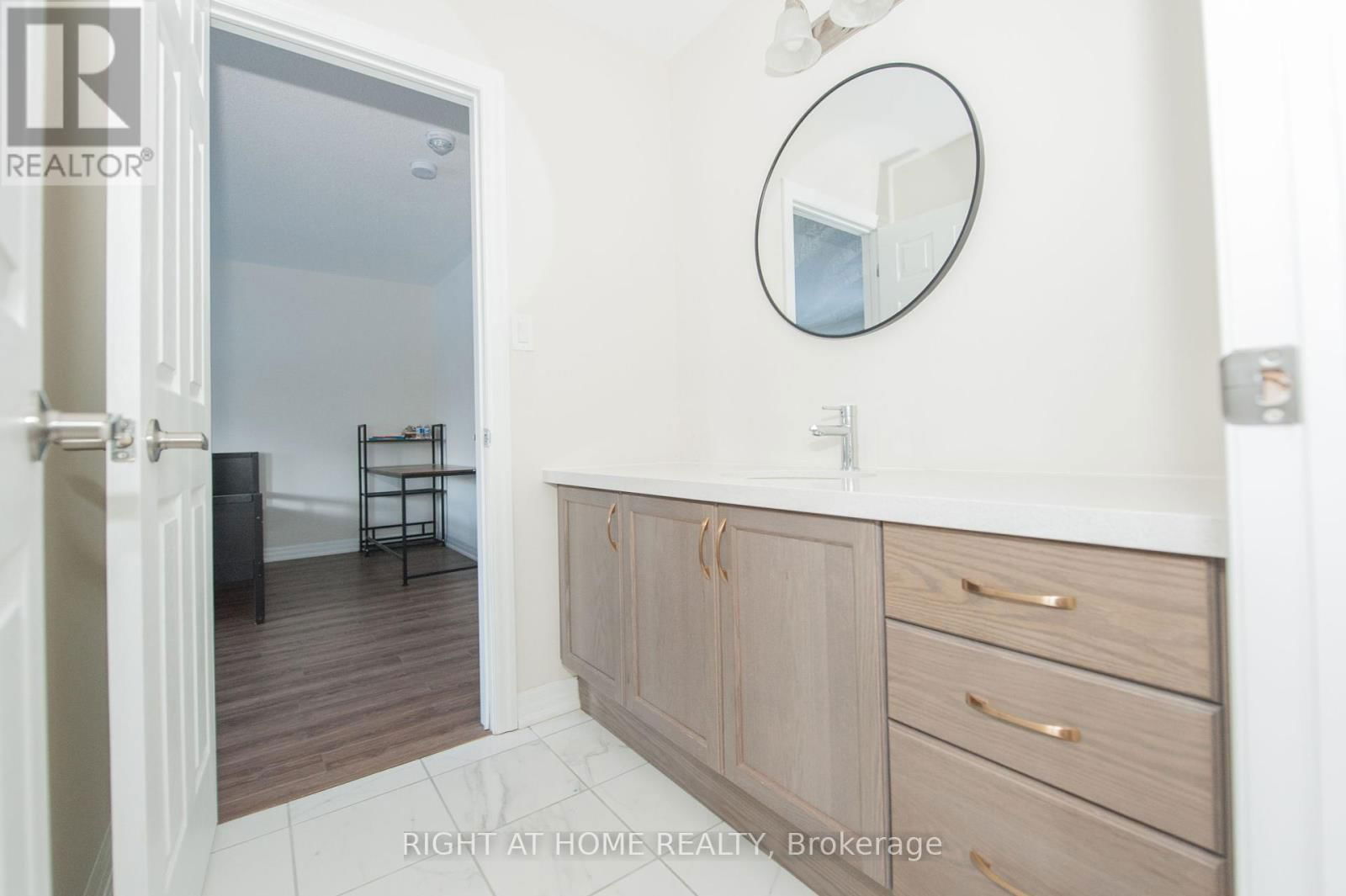 5 STENNETT DRIVE Image 40