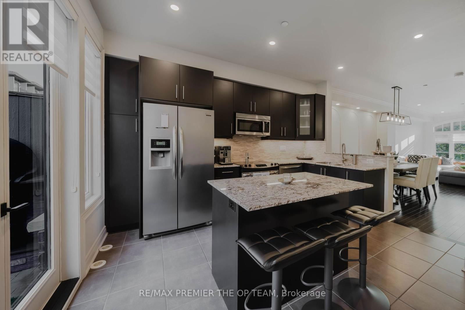 4 - 8347 KIPLING AVENUE Image 14