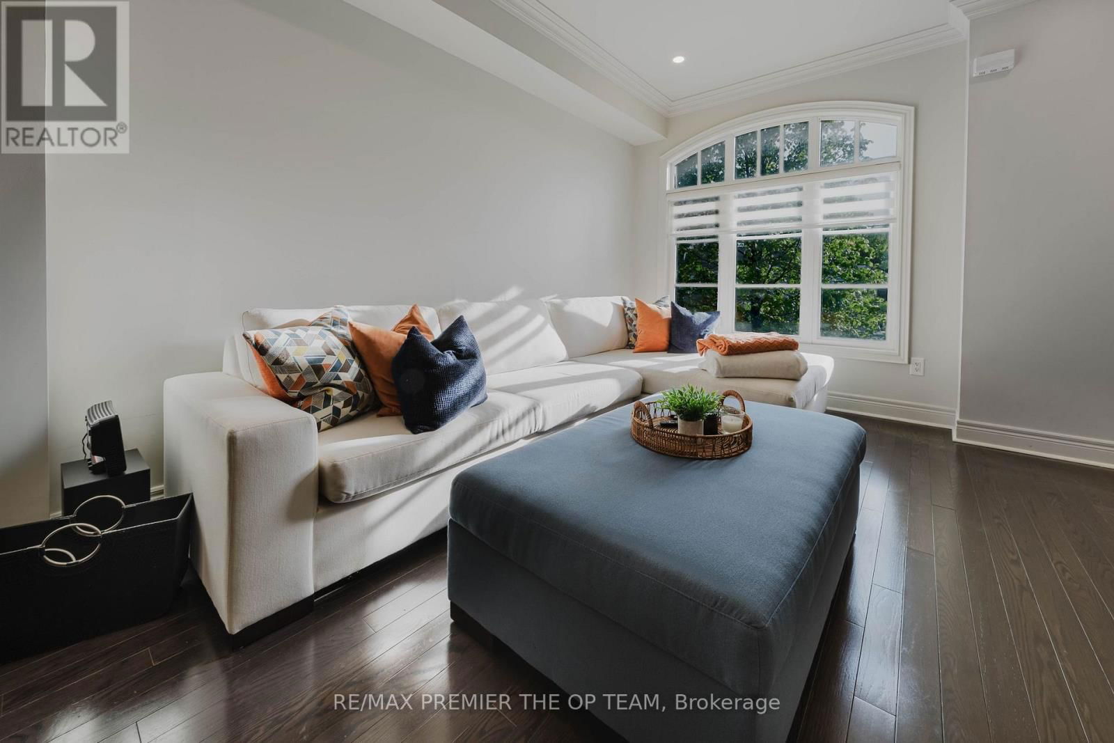 4 - 8347 KIPLING AVENUE Image 21