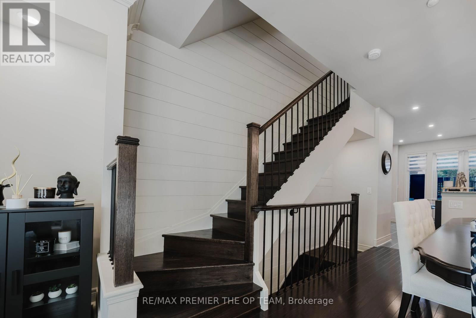 4 - 8347 KIPLING AVENUE Image 24