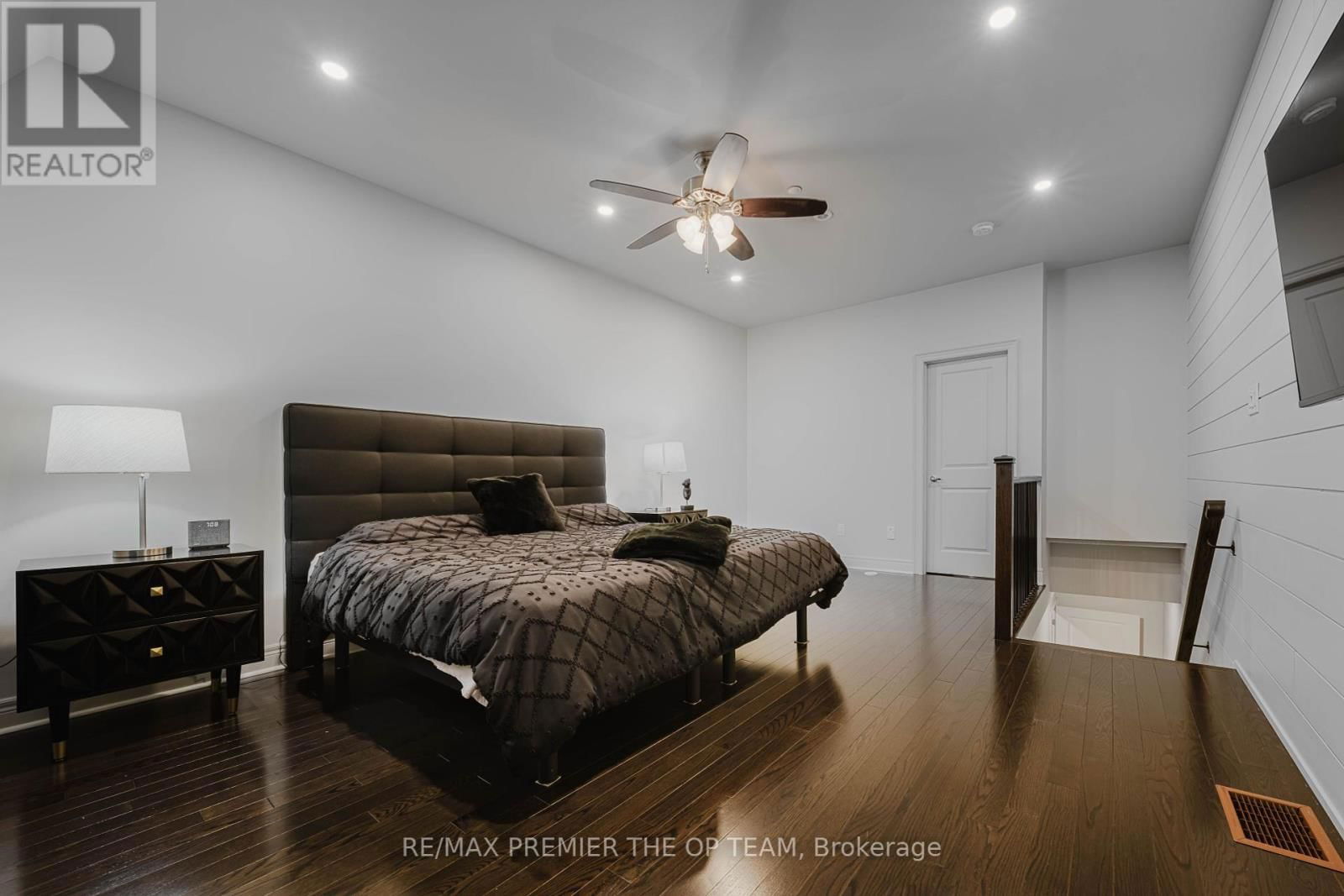 4 - 8347 KIPLING AVENUE Image 31