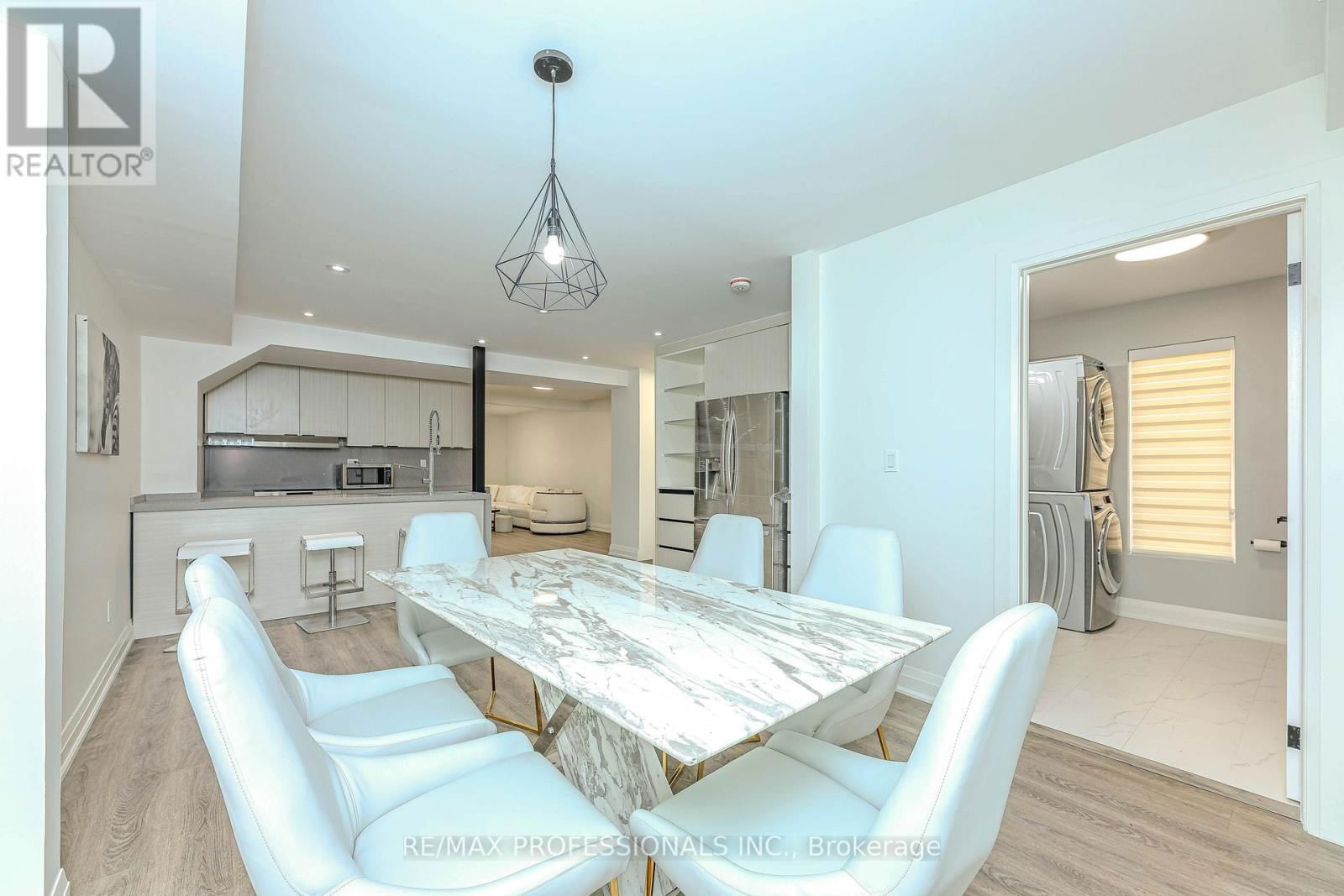 1 - 295 DEEPSPRINGS CRESCENT Image 12